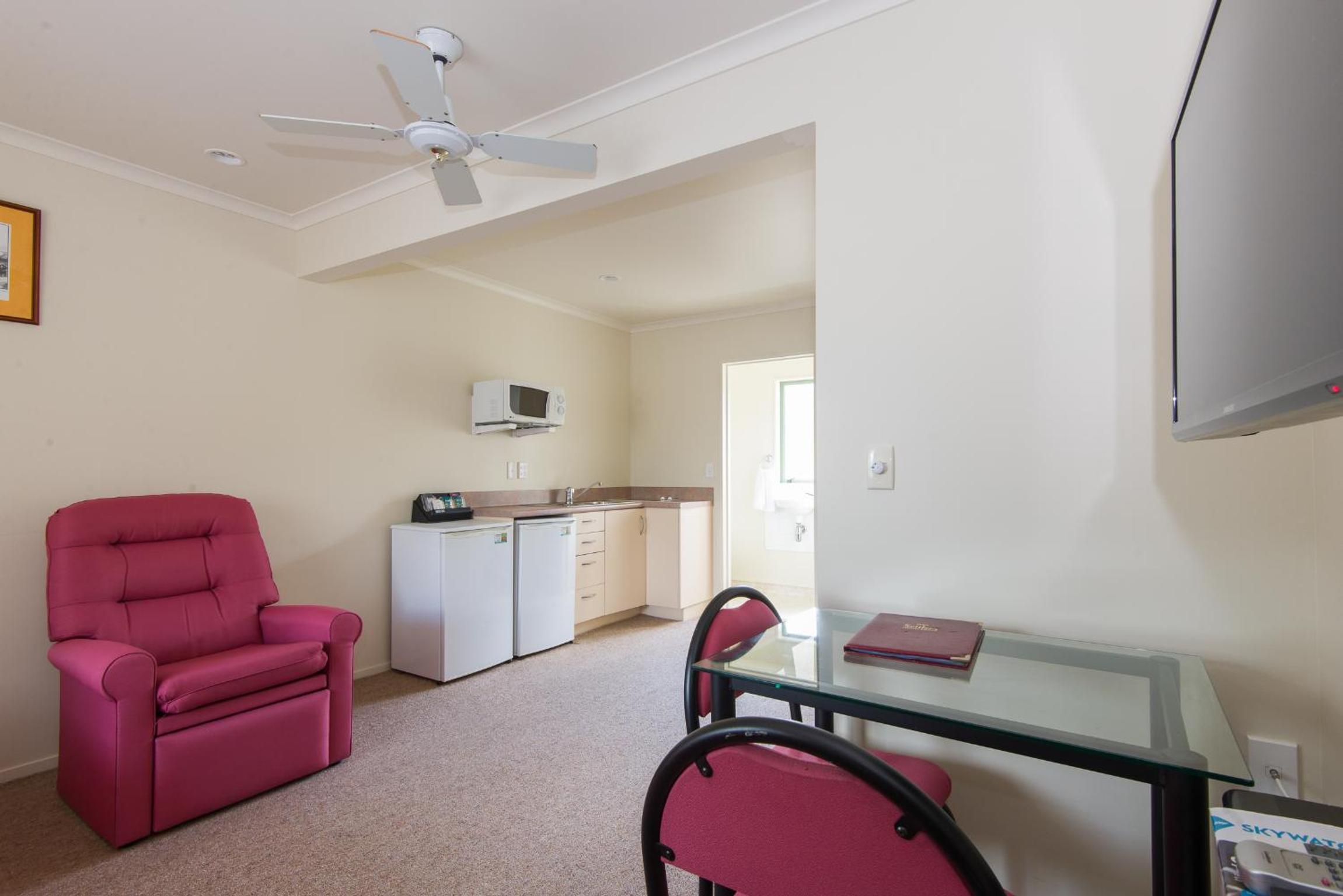 Family One-Bedroom Apartment photo 2