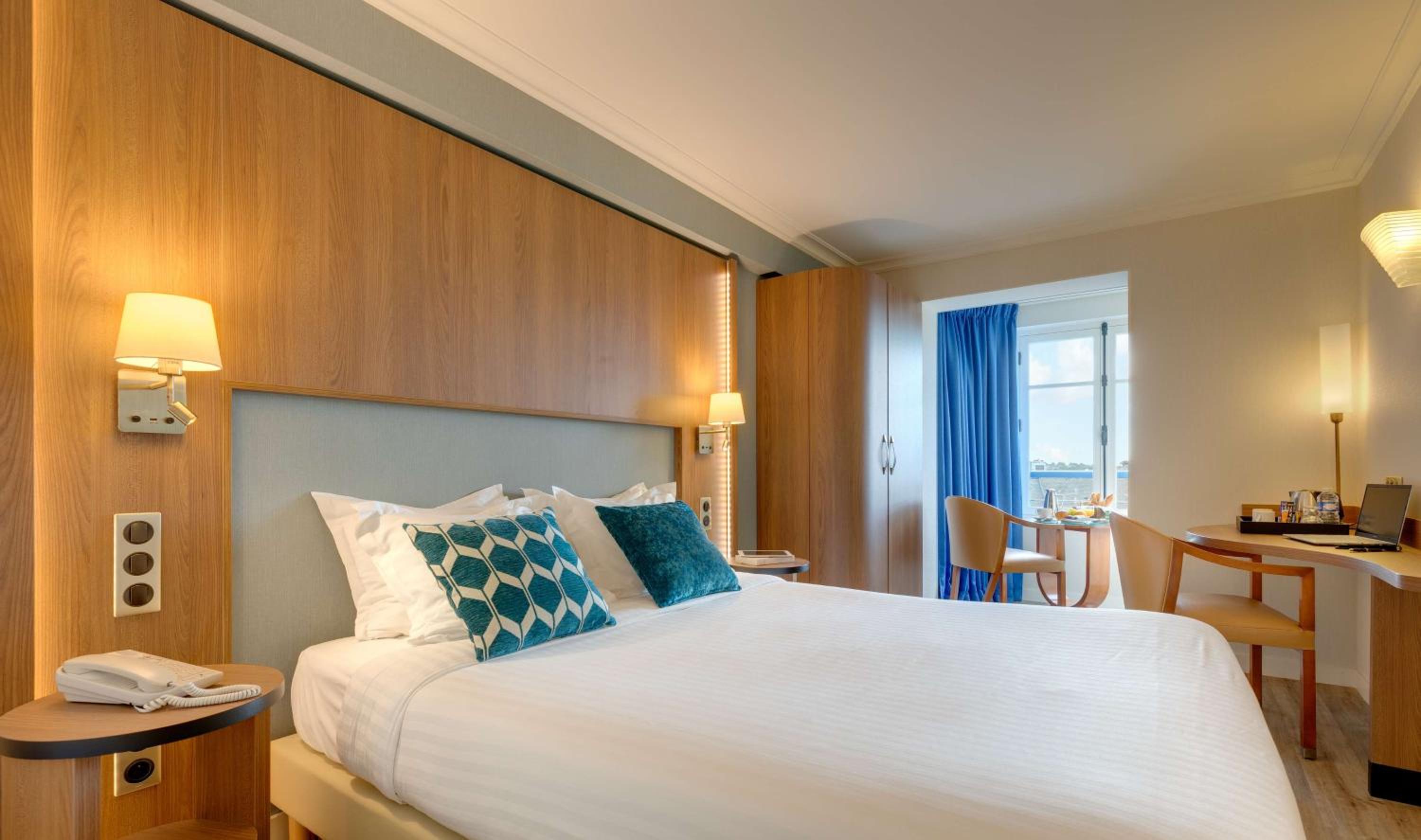 Standard Double Room - Photo 7