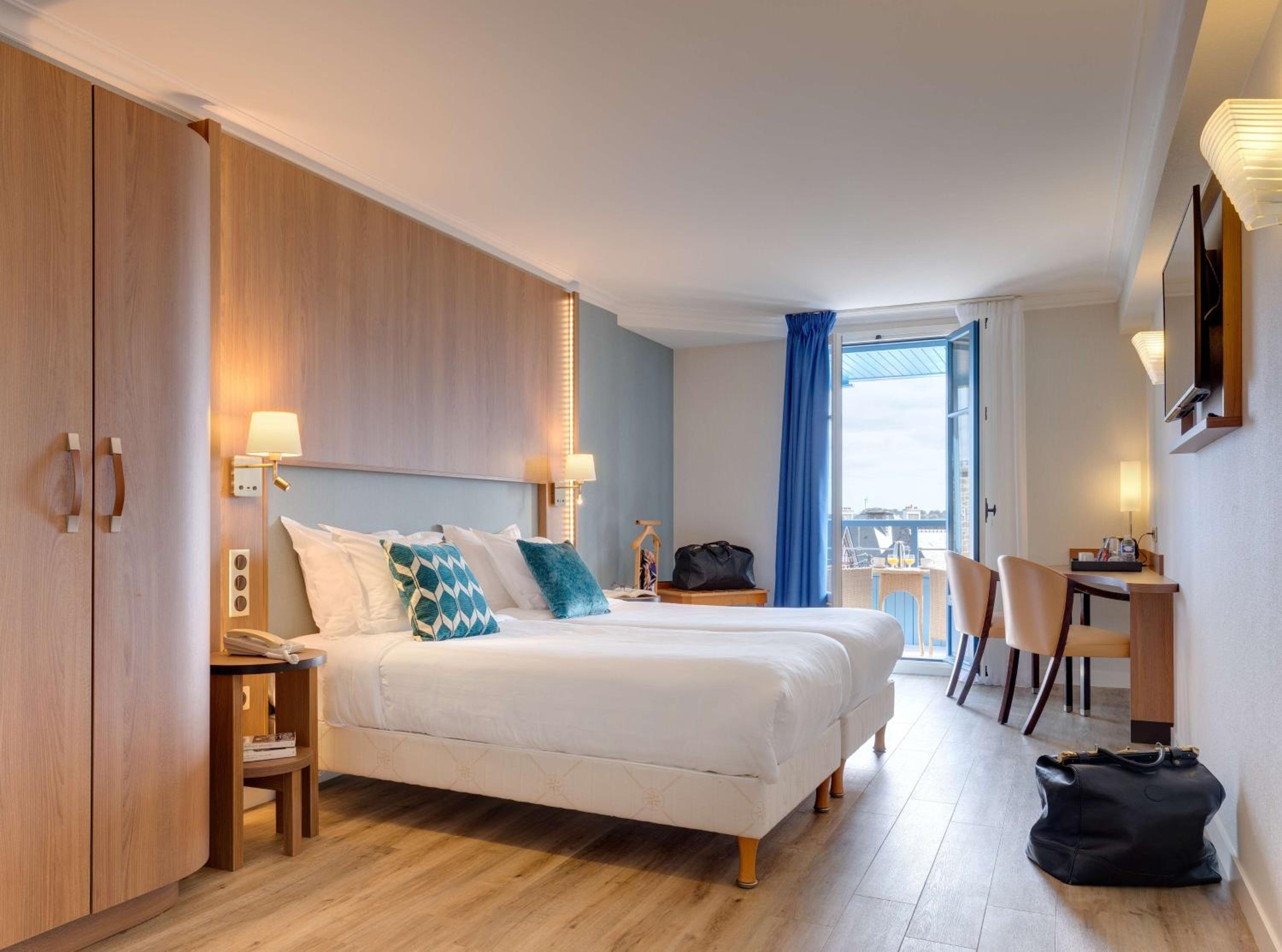 Standard Twin Room - Photo 6