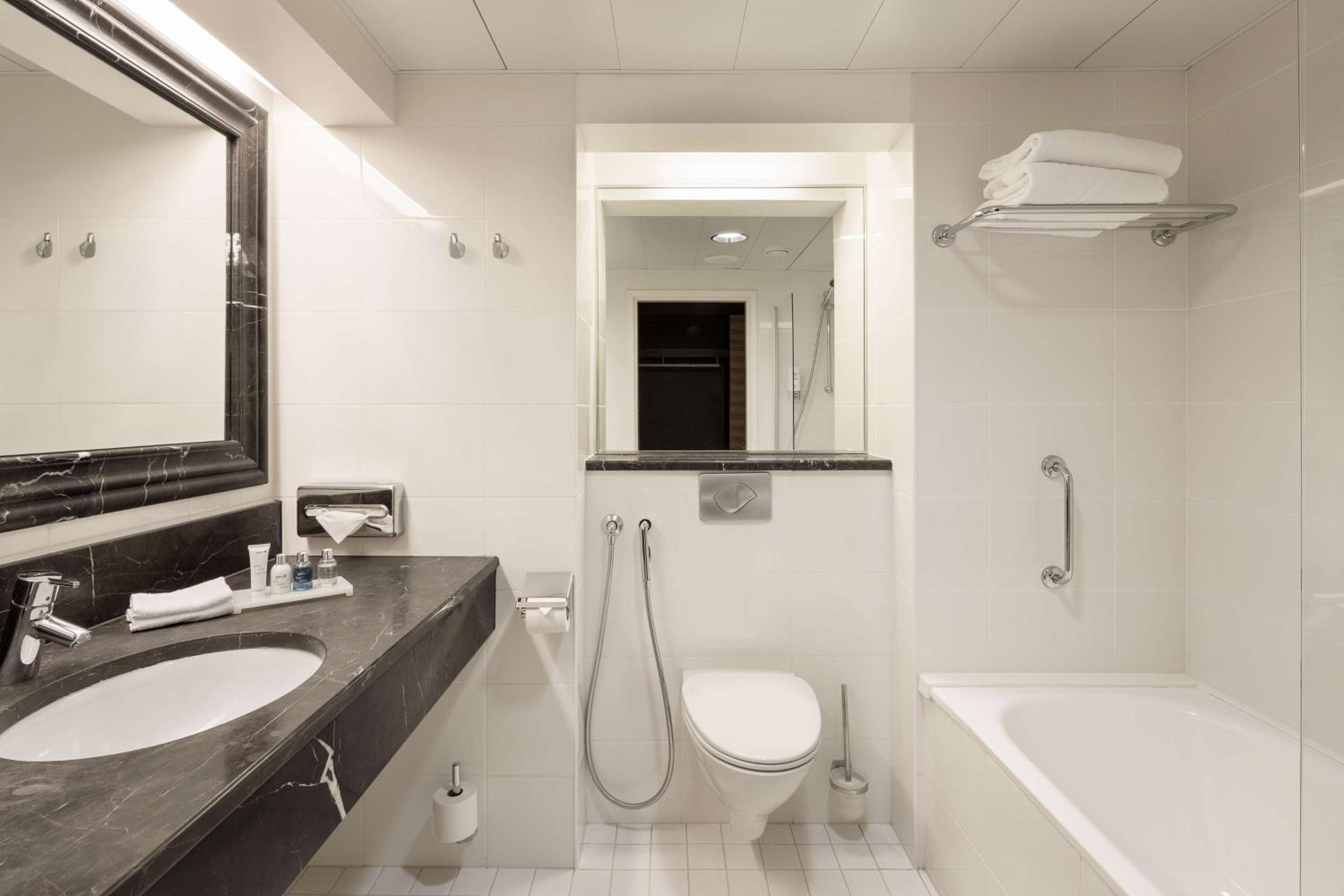 Superior Room - Photo 9