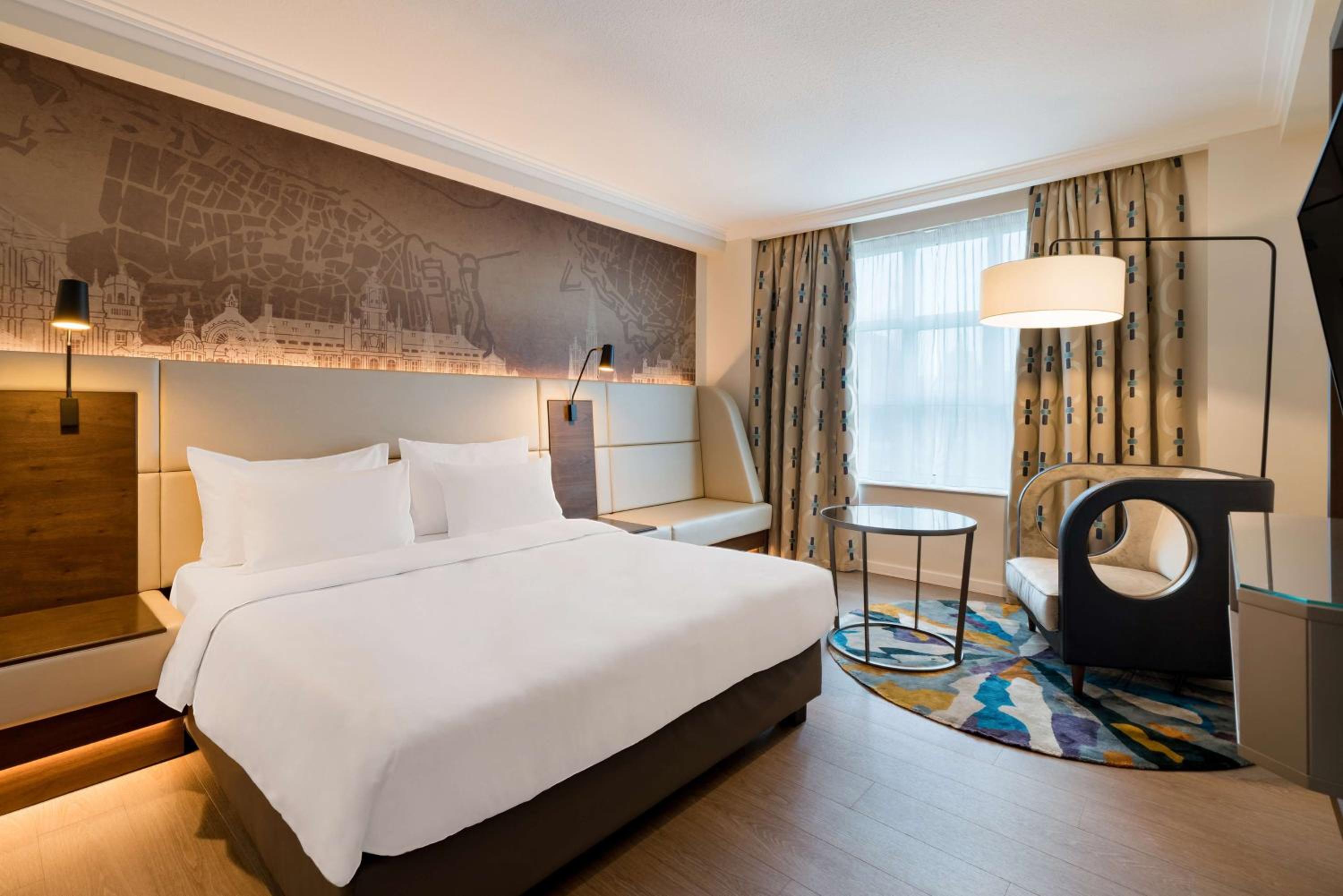 Superior Room with City View