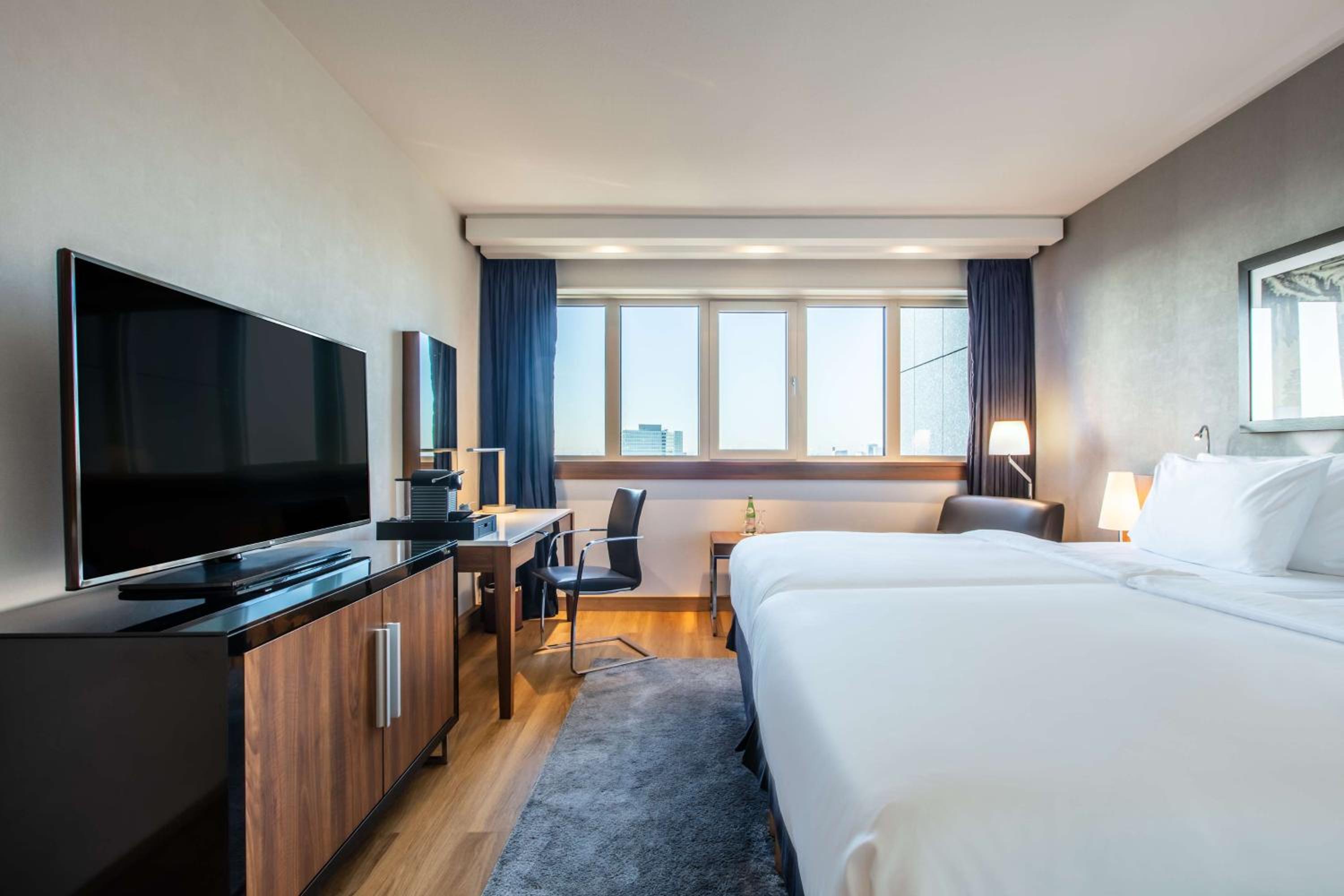 Superior Room with Panoramic View thumbnail 6