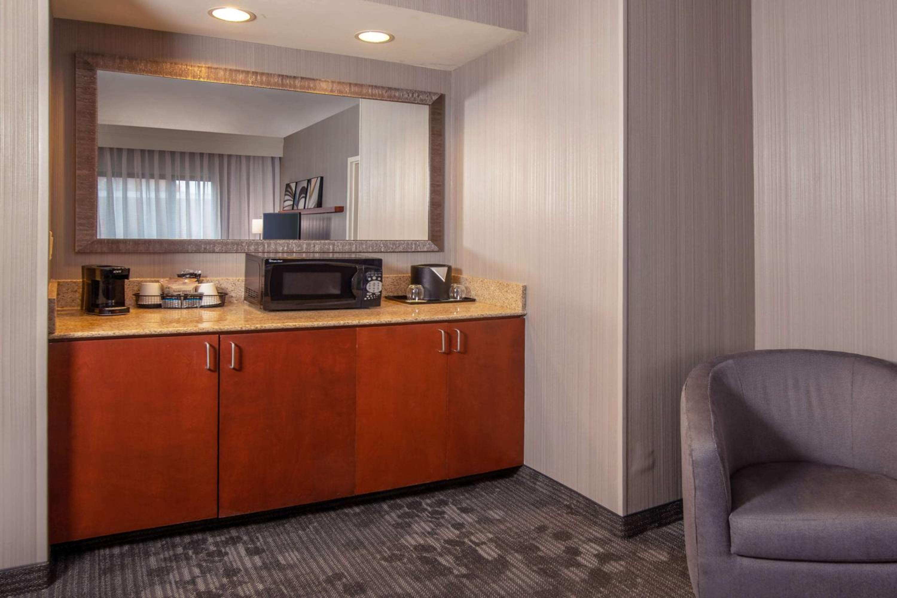 King Suite - Photo 2