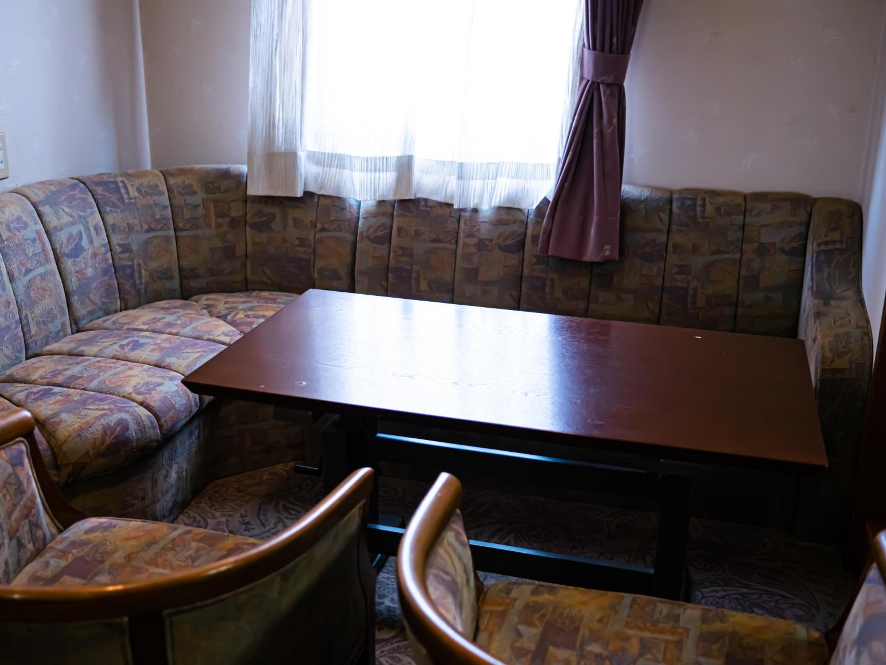 Japanese-Style Quadruple Room photo 3