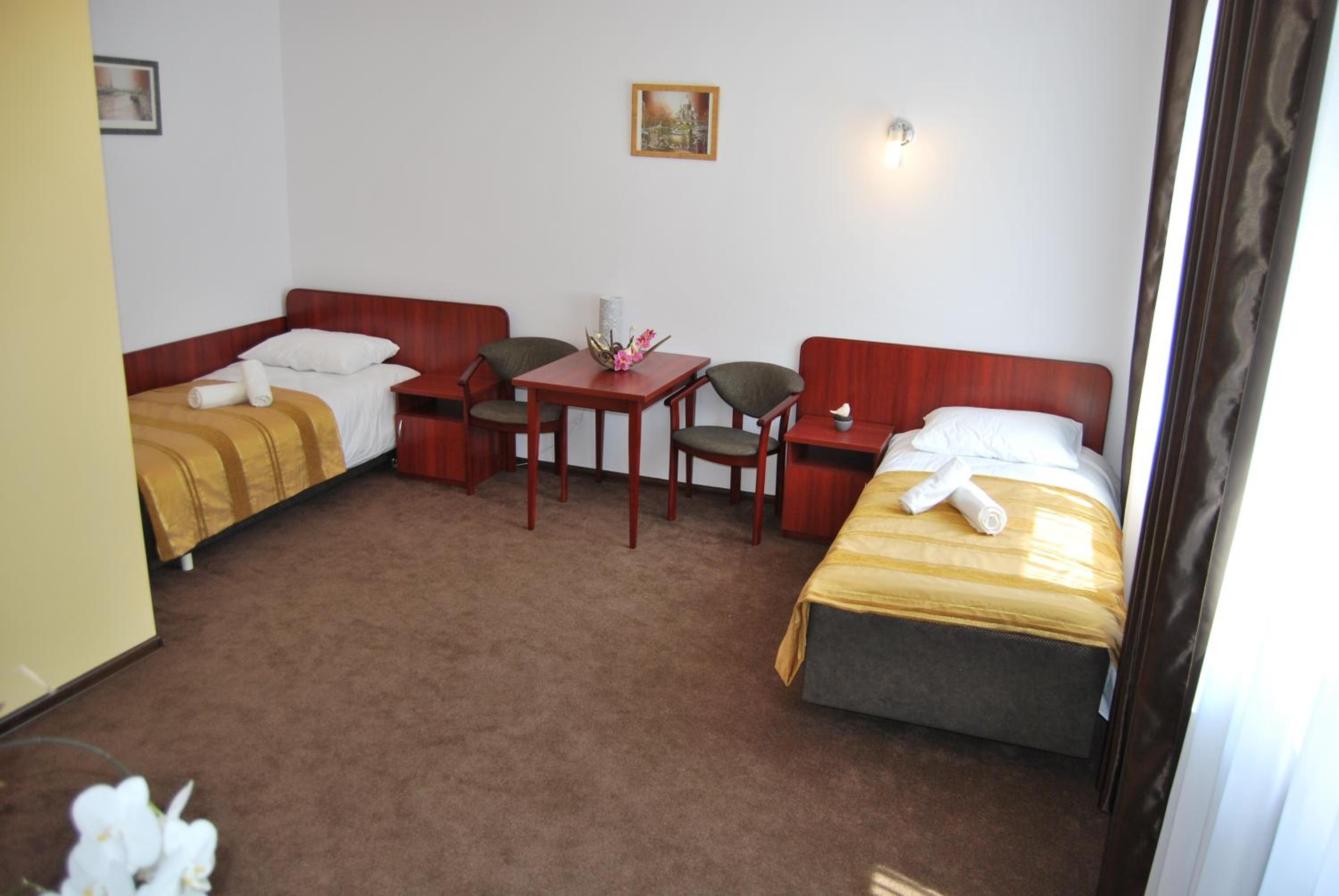 Twin Room - Photo 20