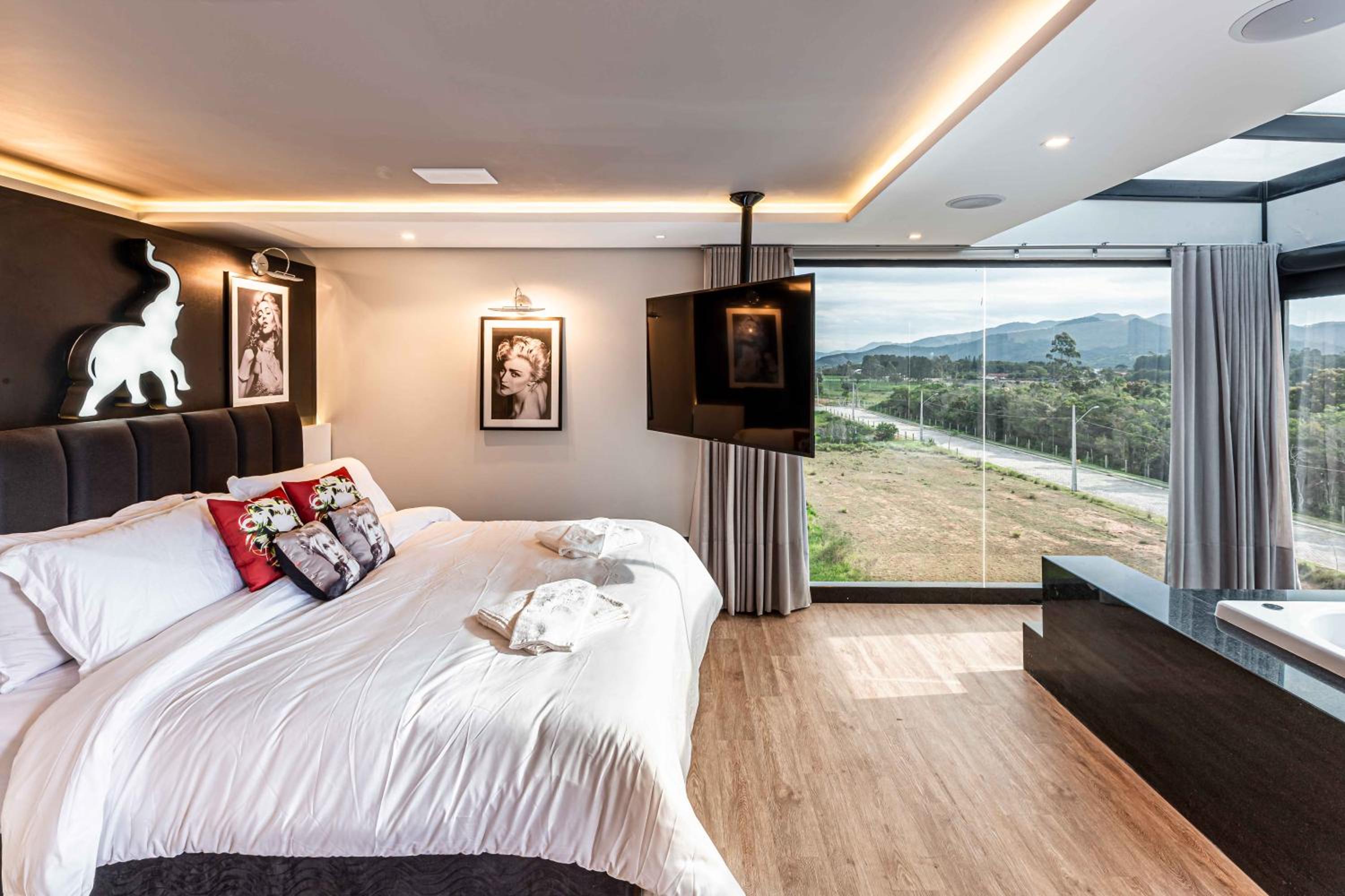 Studio with Spa Bath