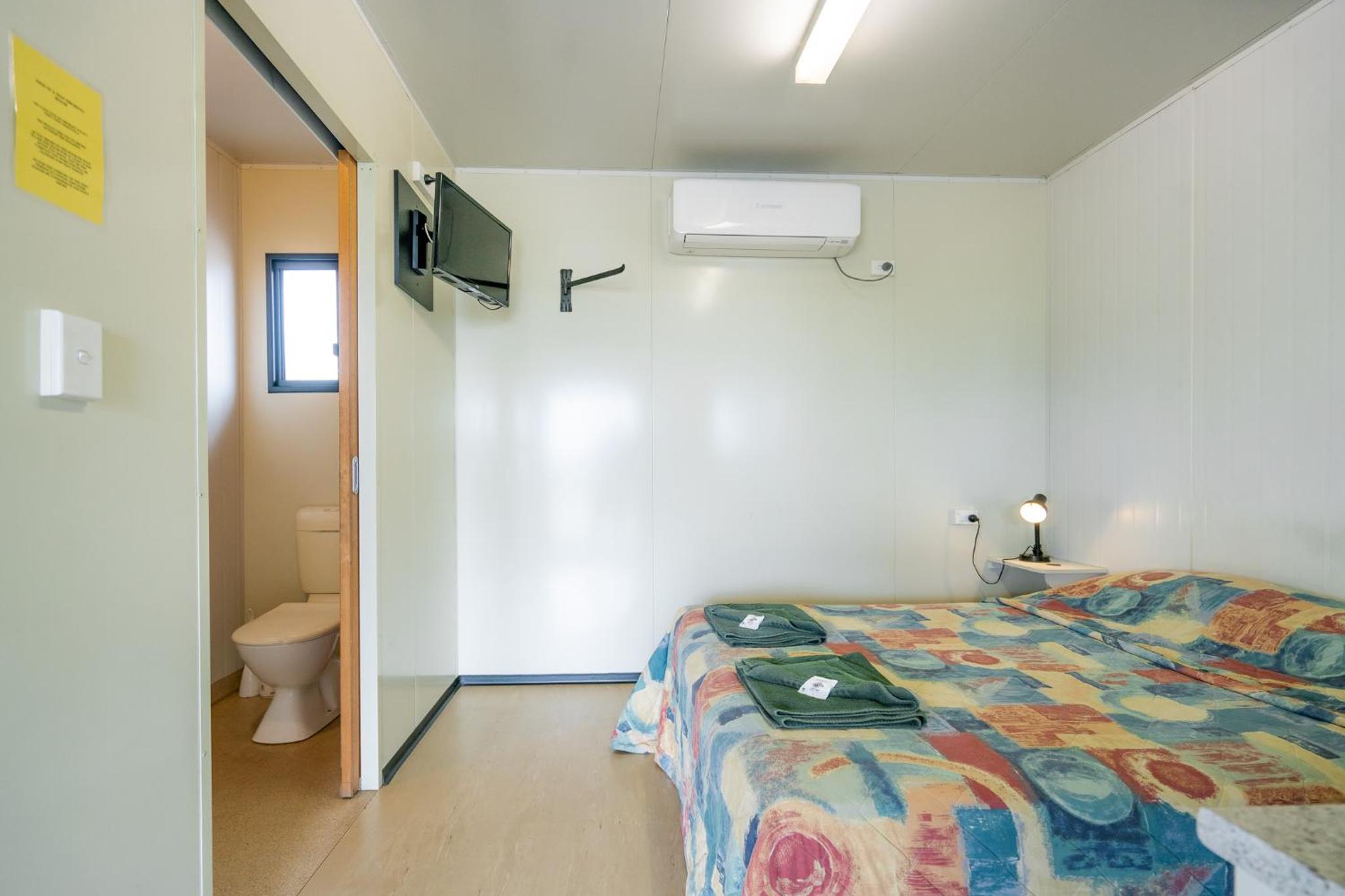 Budget Double Room photo 3