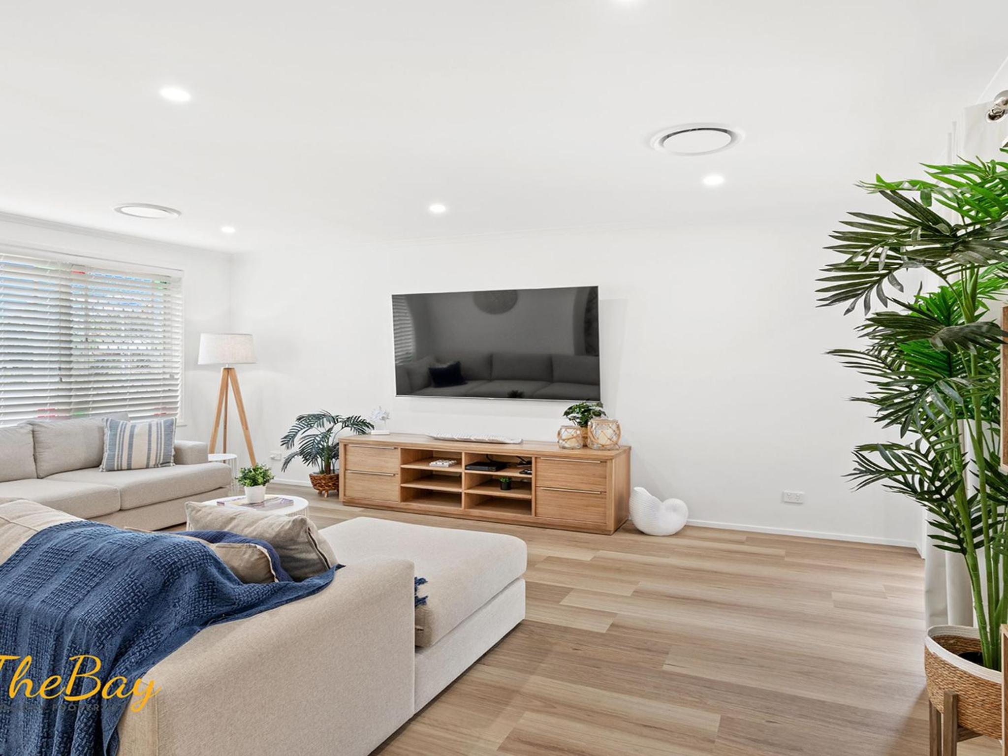Four-Bedroom House photo 2
