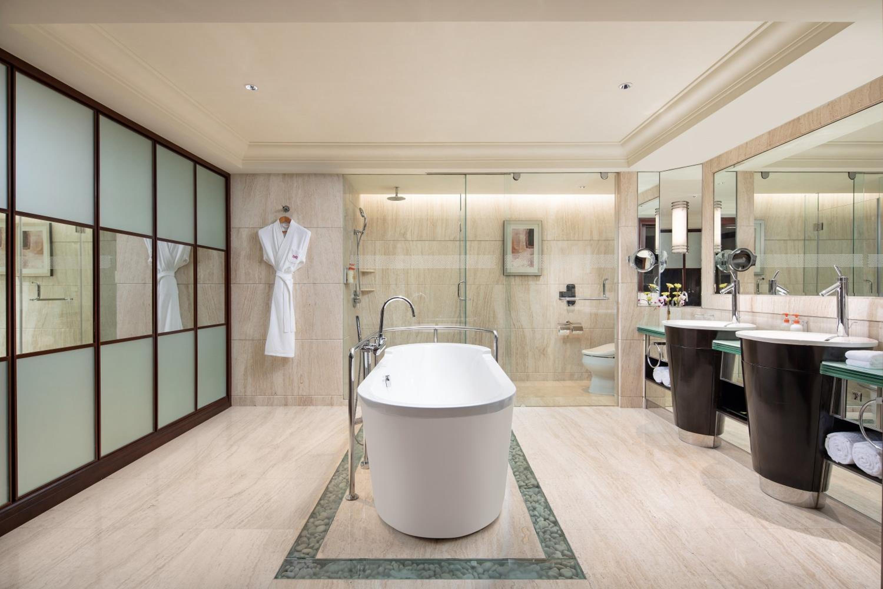 Chancellor King Suite