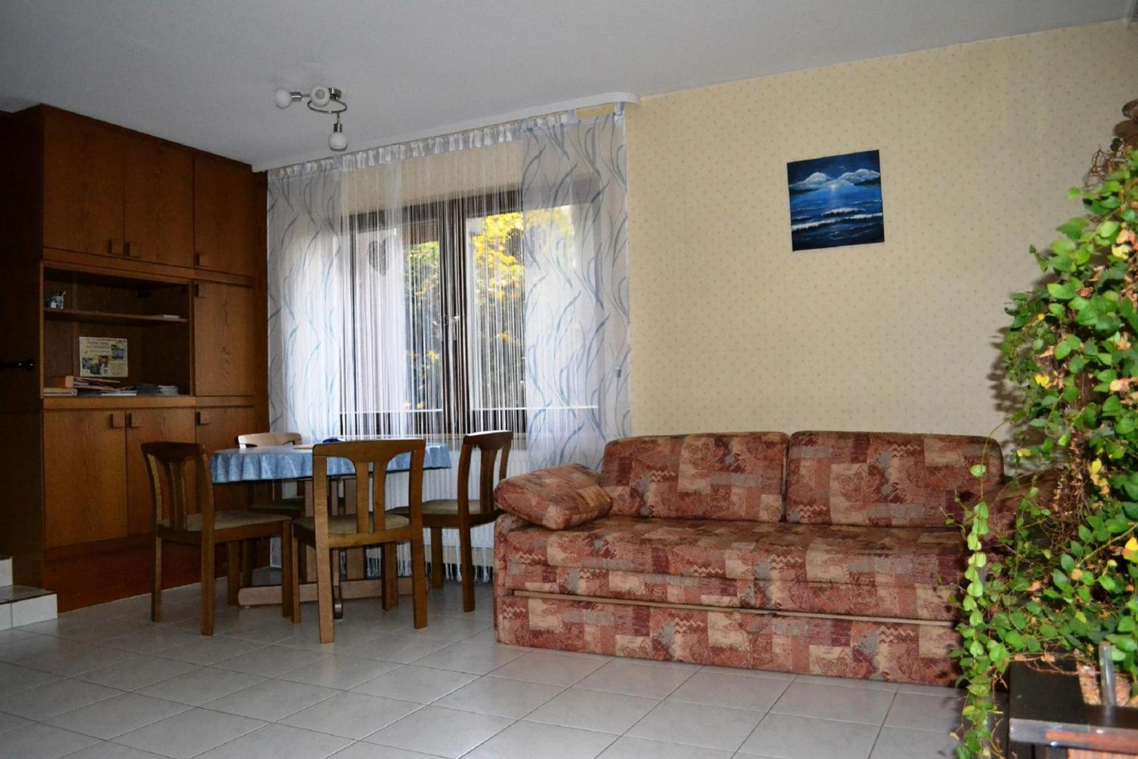 One-Bedroom Apartment - Photo 1