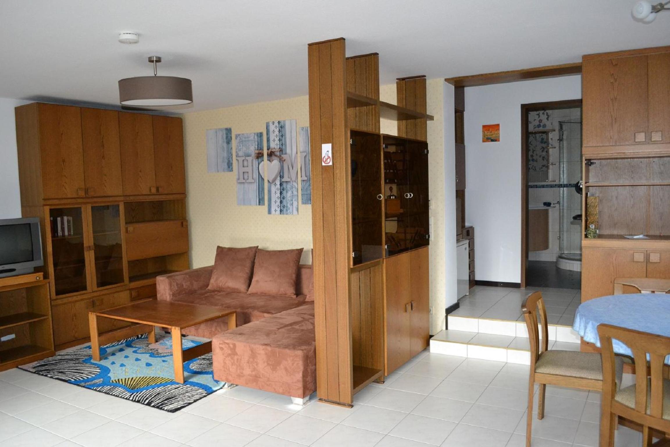 One-Bedroom Apartment - Photo 6