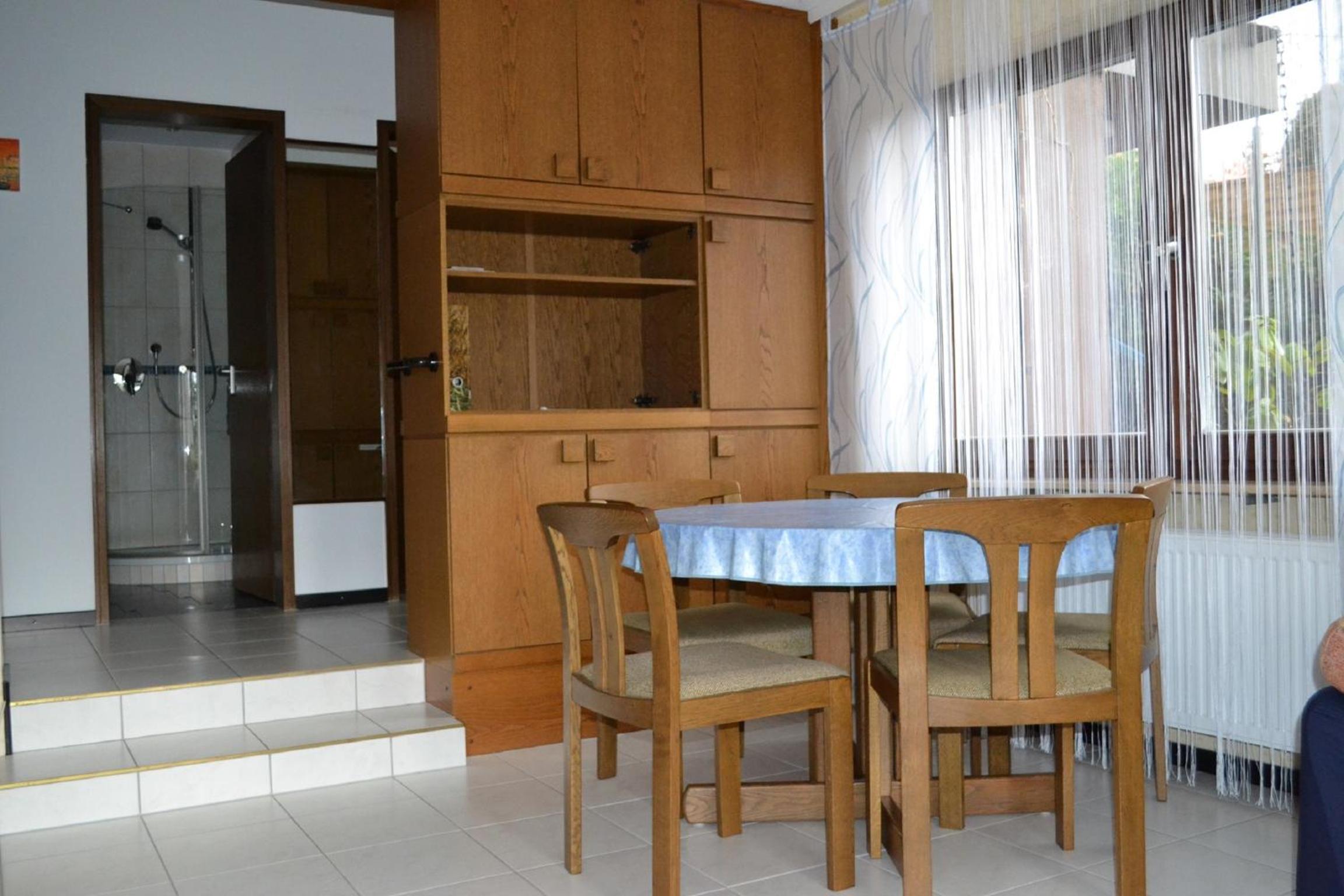 One-Bedroom Apartment - Photo 3