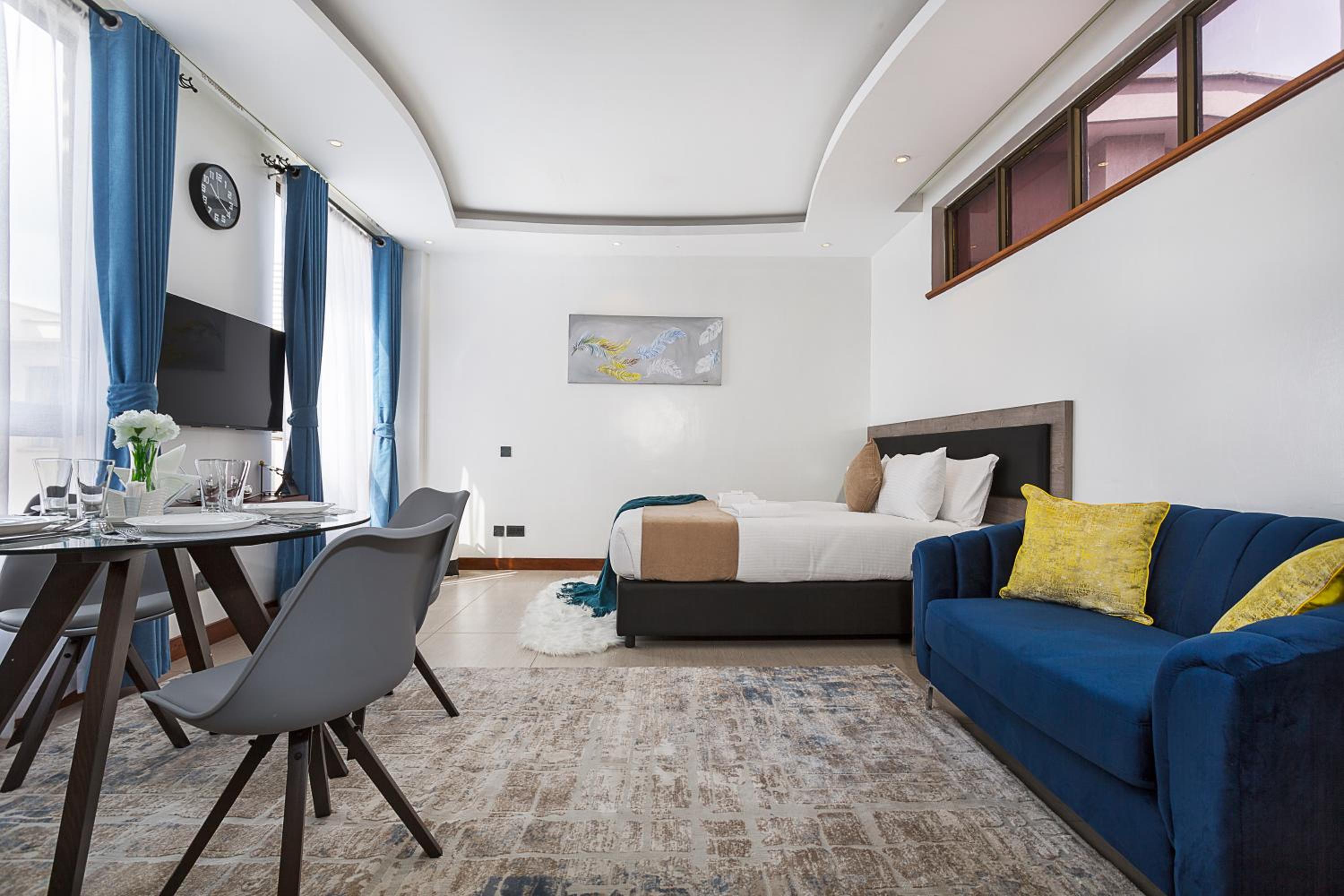 Studio Apartment