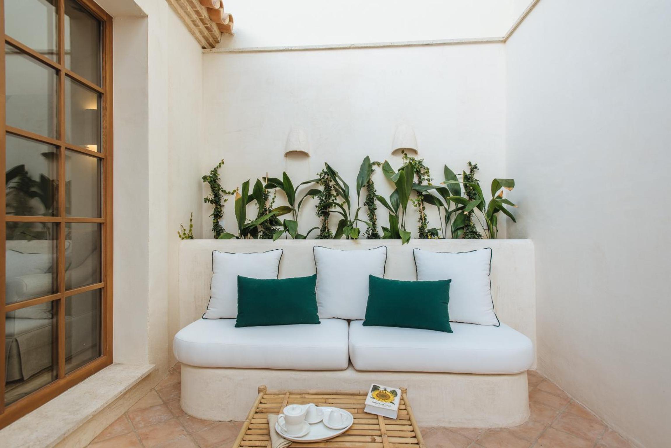 Suite with Private Pool - Photo 3
