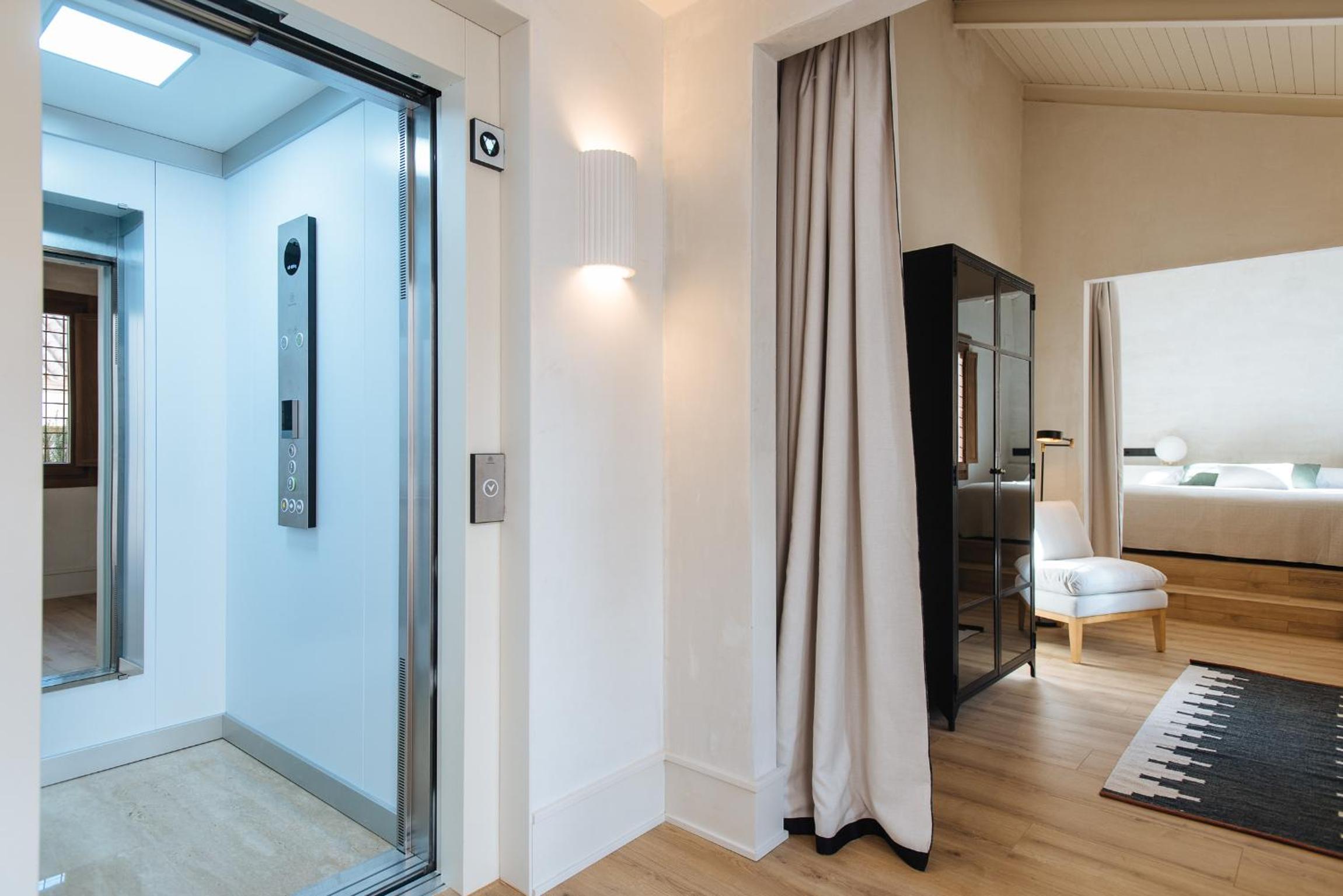 Suite with Private Pool - Photo 8