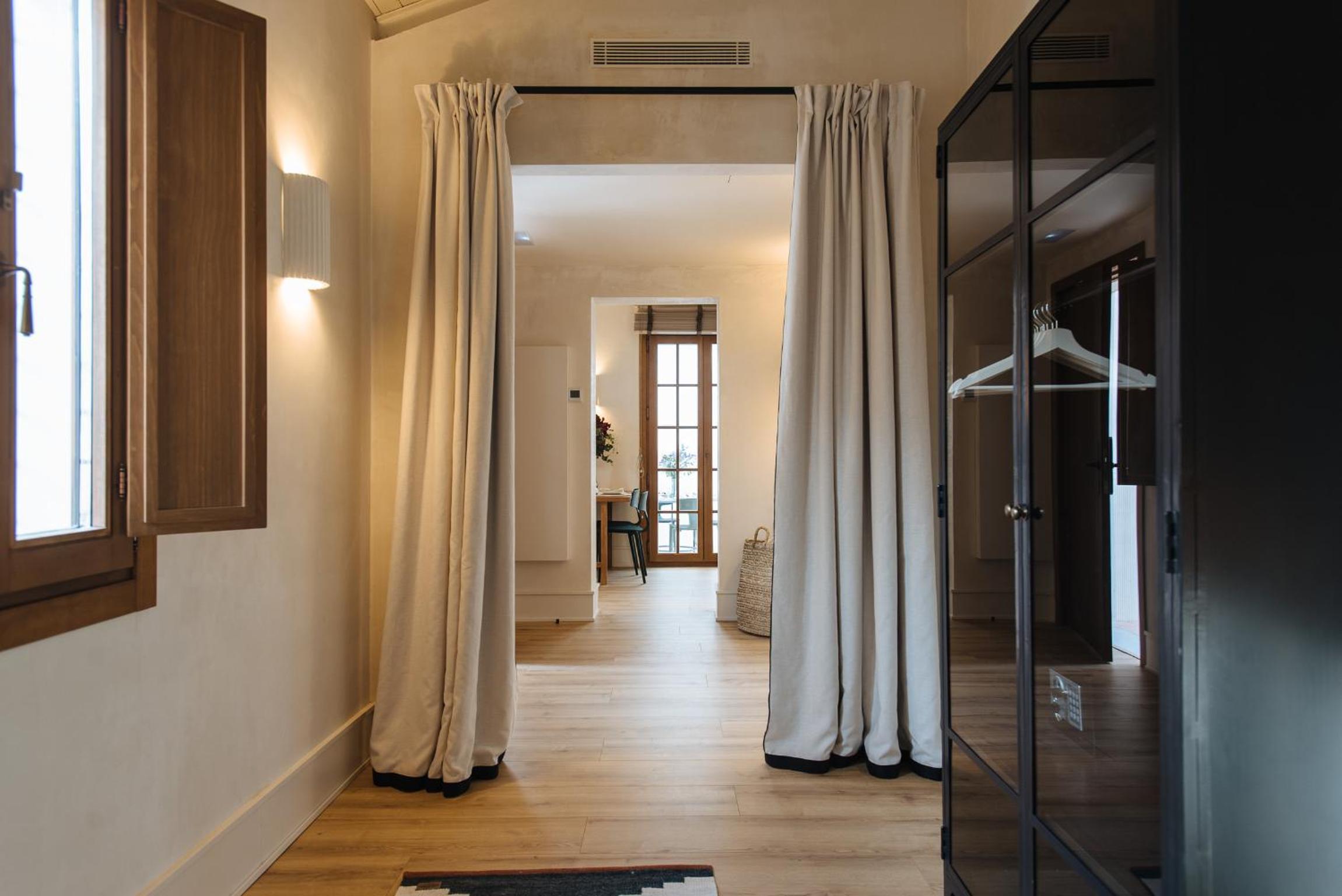 Suite with Private Pool - Photo 9
