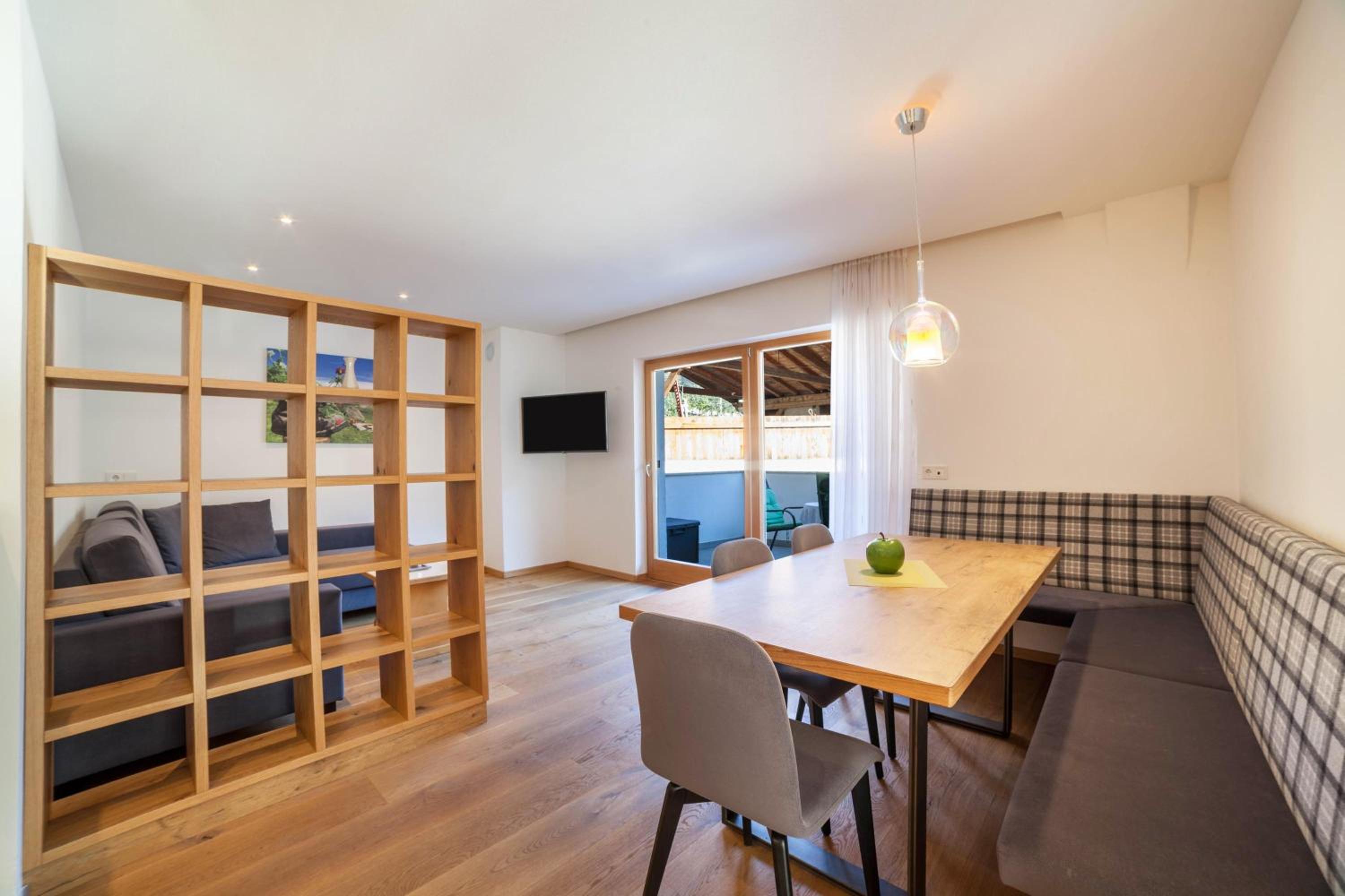 Two-Bedroom Deluxe Apartment with Garden View photo 1
