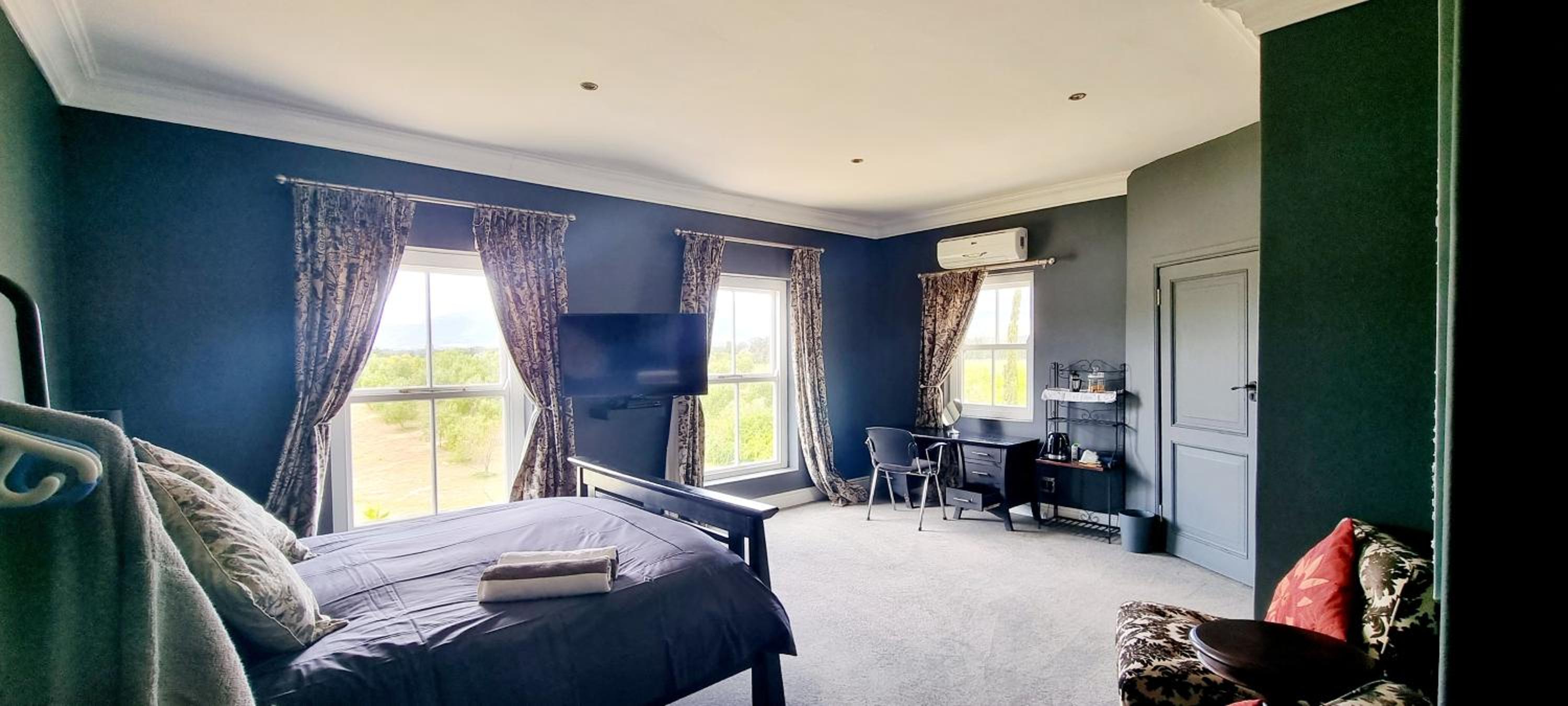 Suite with Mountain View - Photo 10
