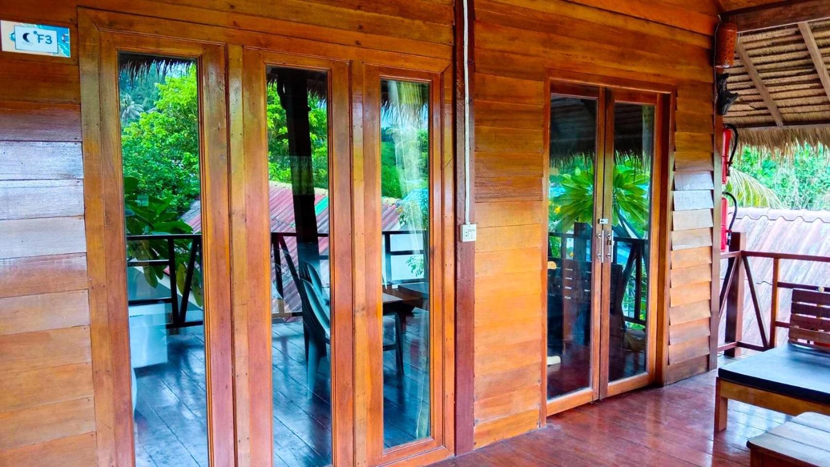 Family Room with Sea View photo 3