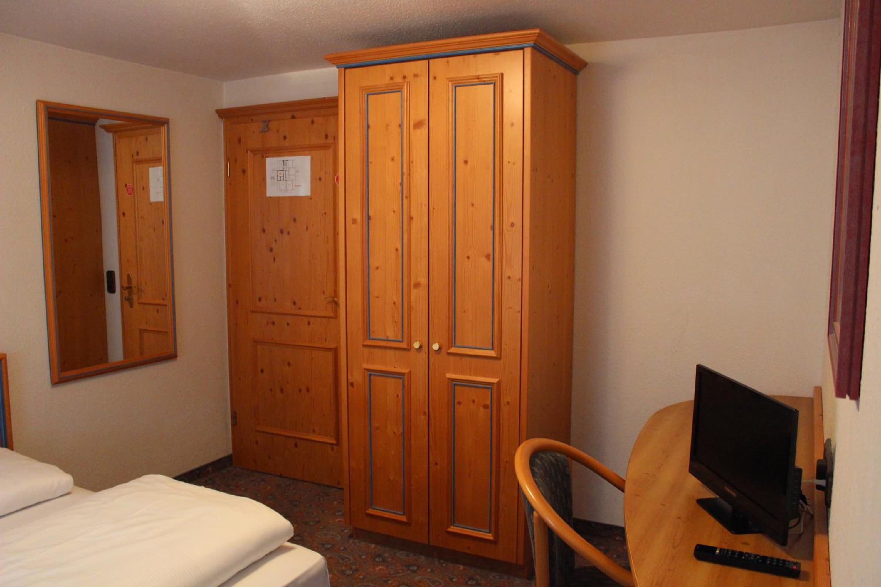 Single Room photo 3