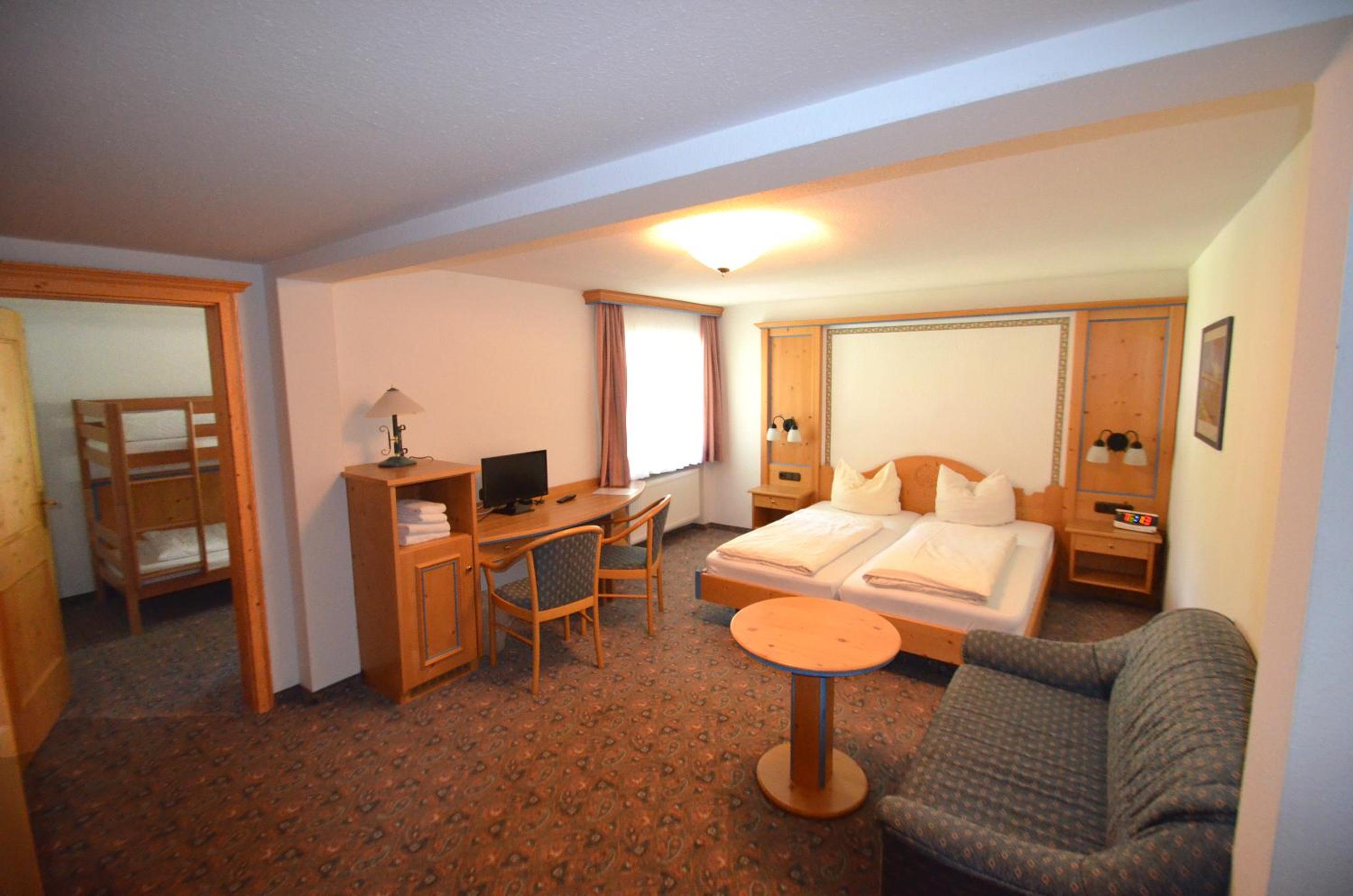 Family Room with Balcony photo 3