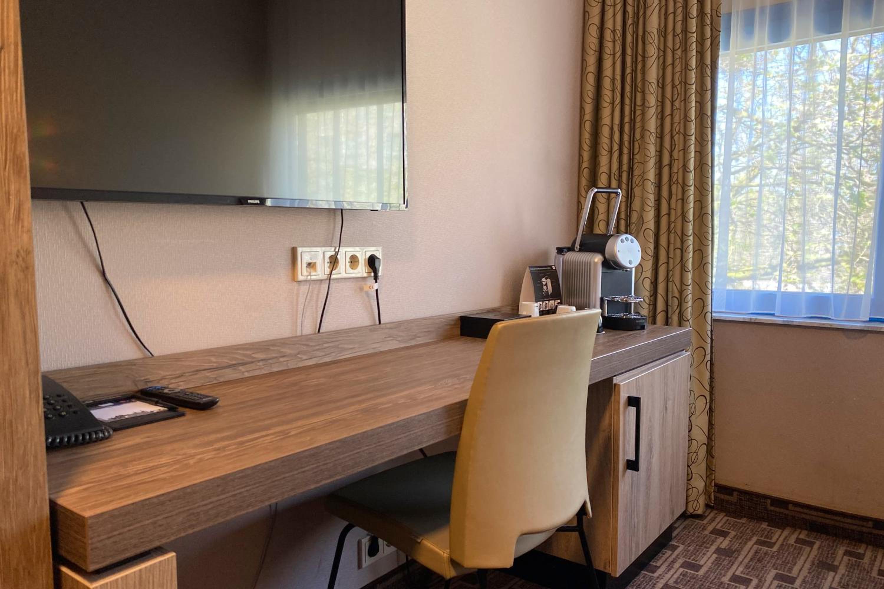 Economy Twin Room photo 2