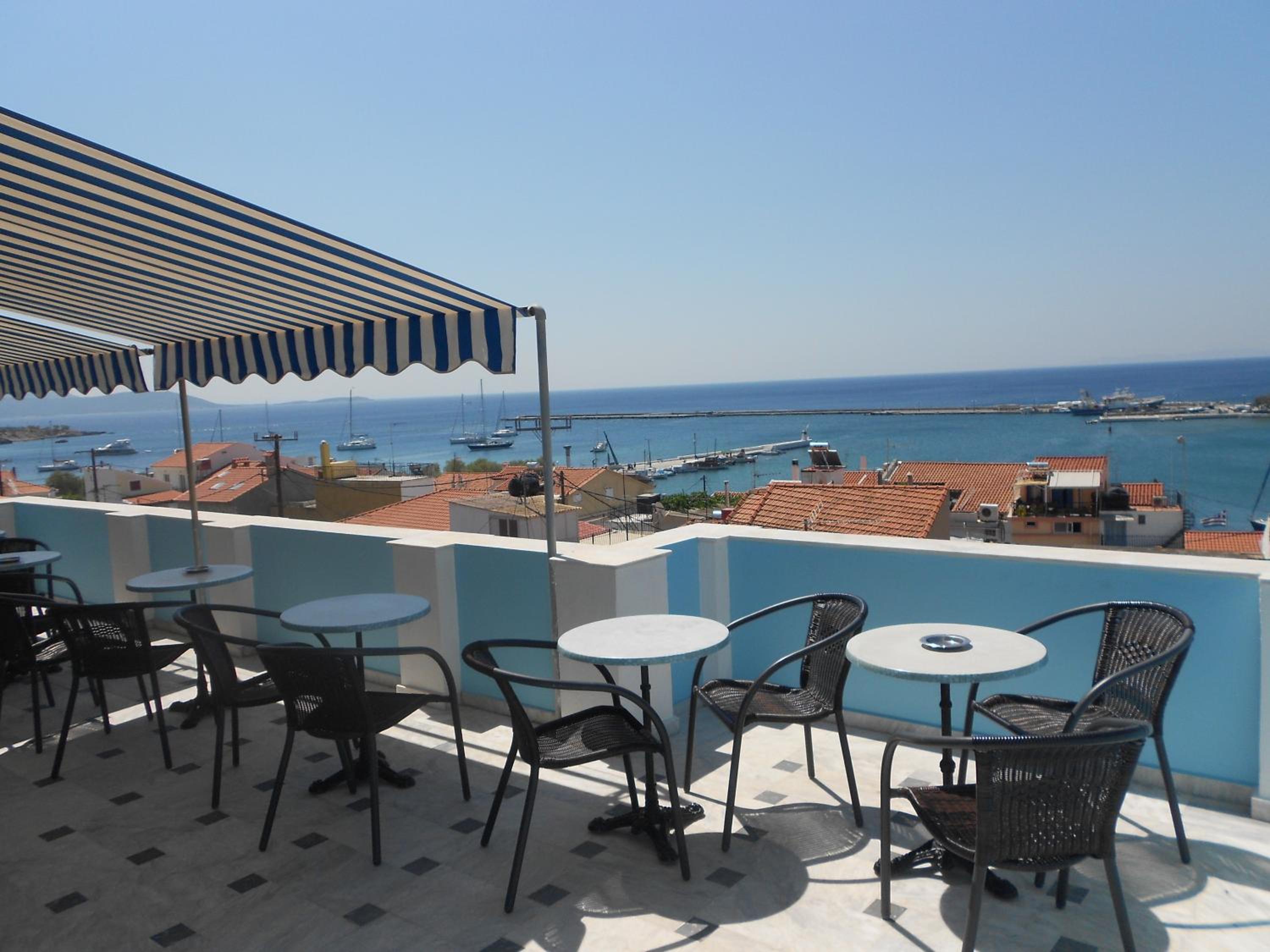 Double Room with Sea View - Photo 6