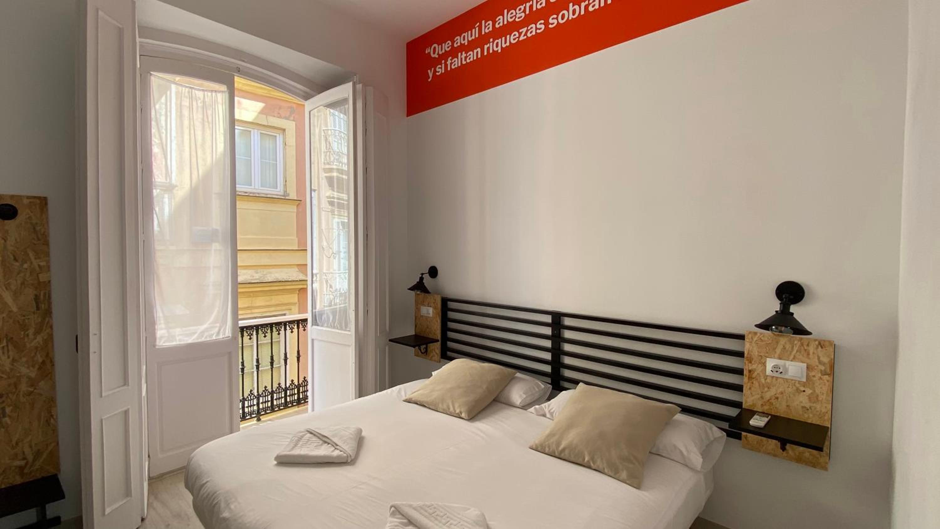 Deluxe Double or Twin Room with Balcony - Photo 4