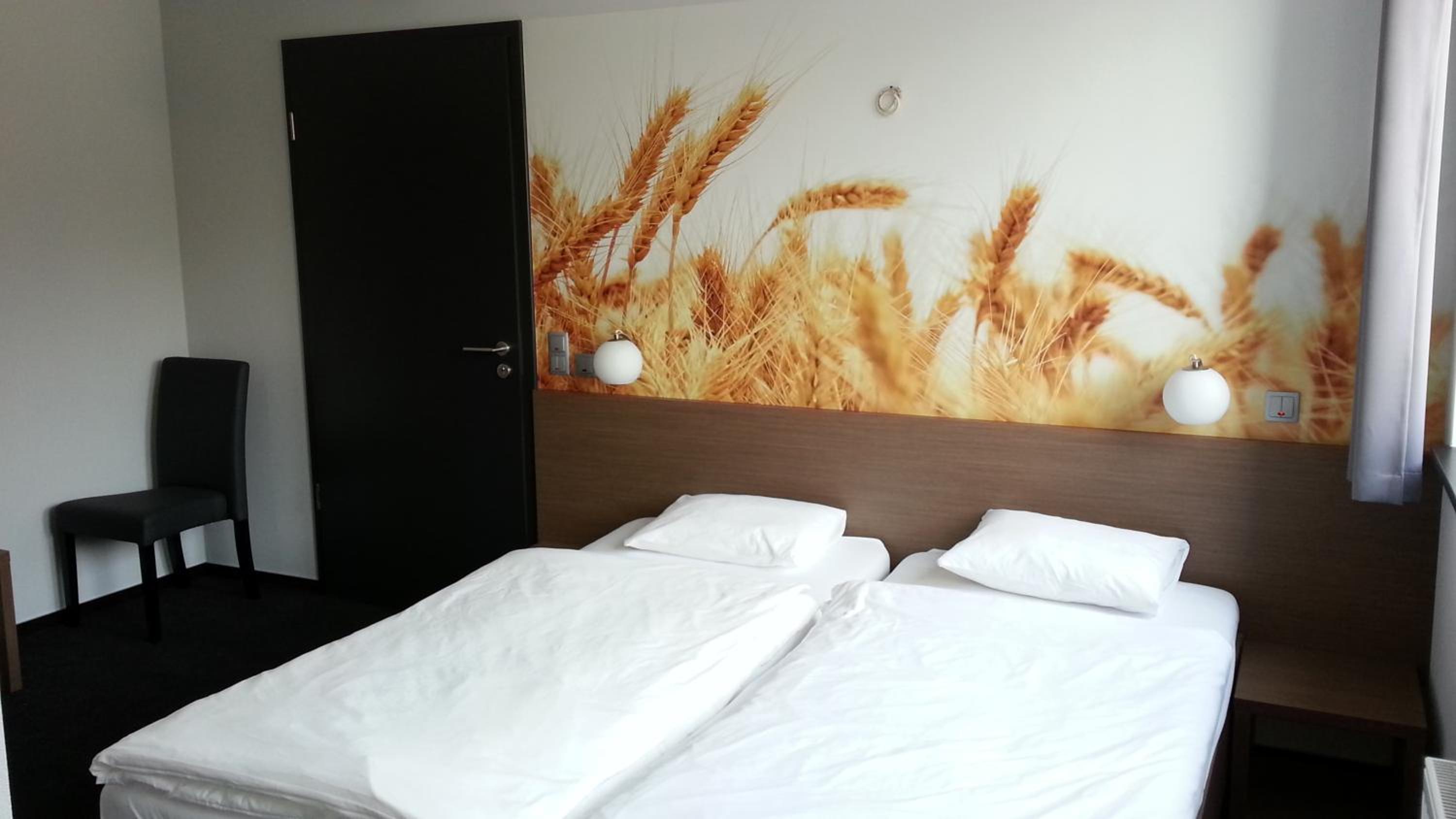 Double Room - Photo 7