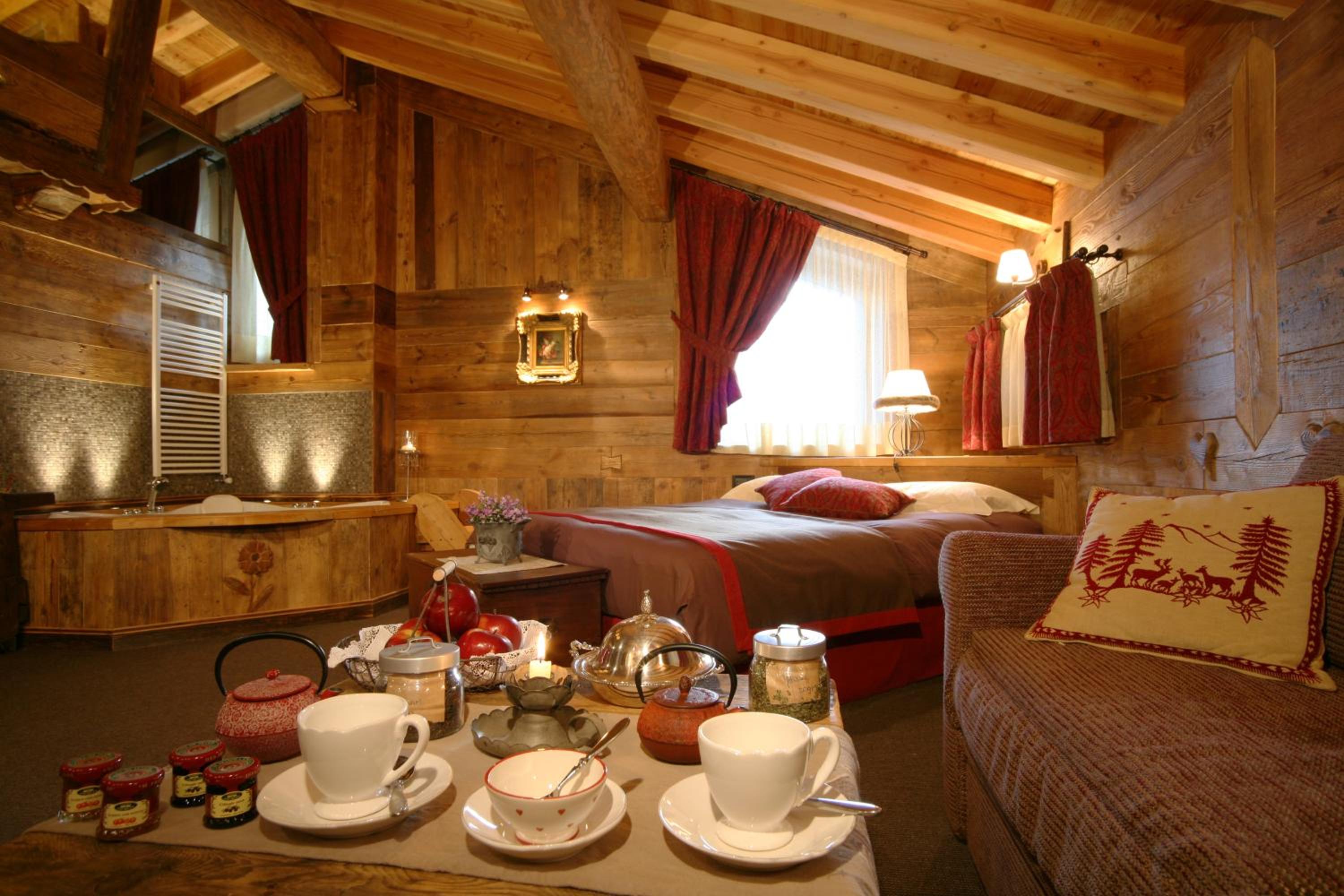 Suite with Spa Bath photo 1