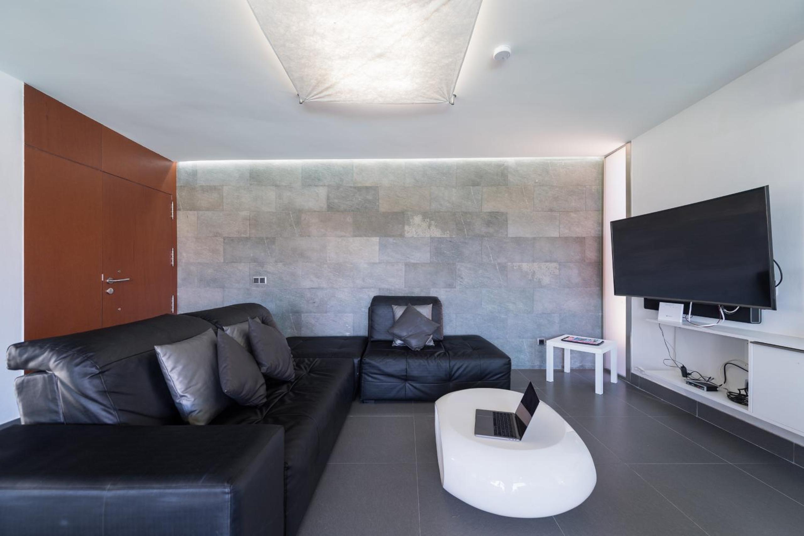 Villa photo 3