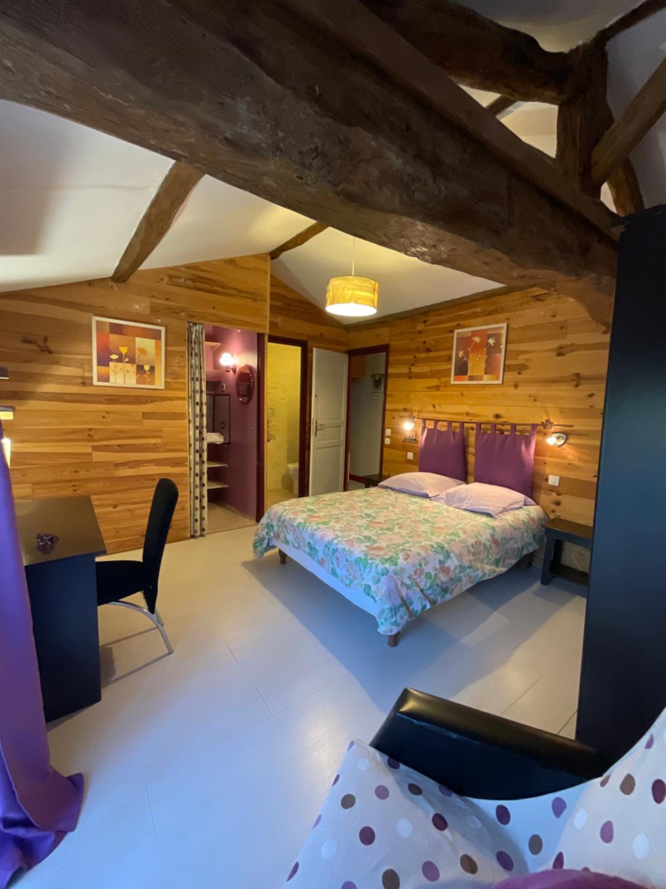 Double Room with Private Bathroom - Photo 4