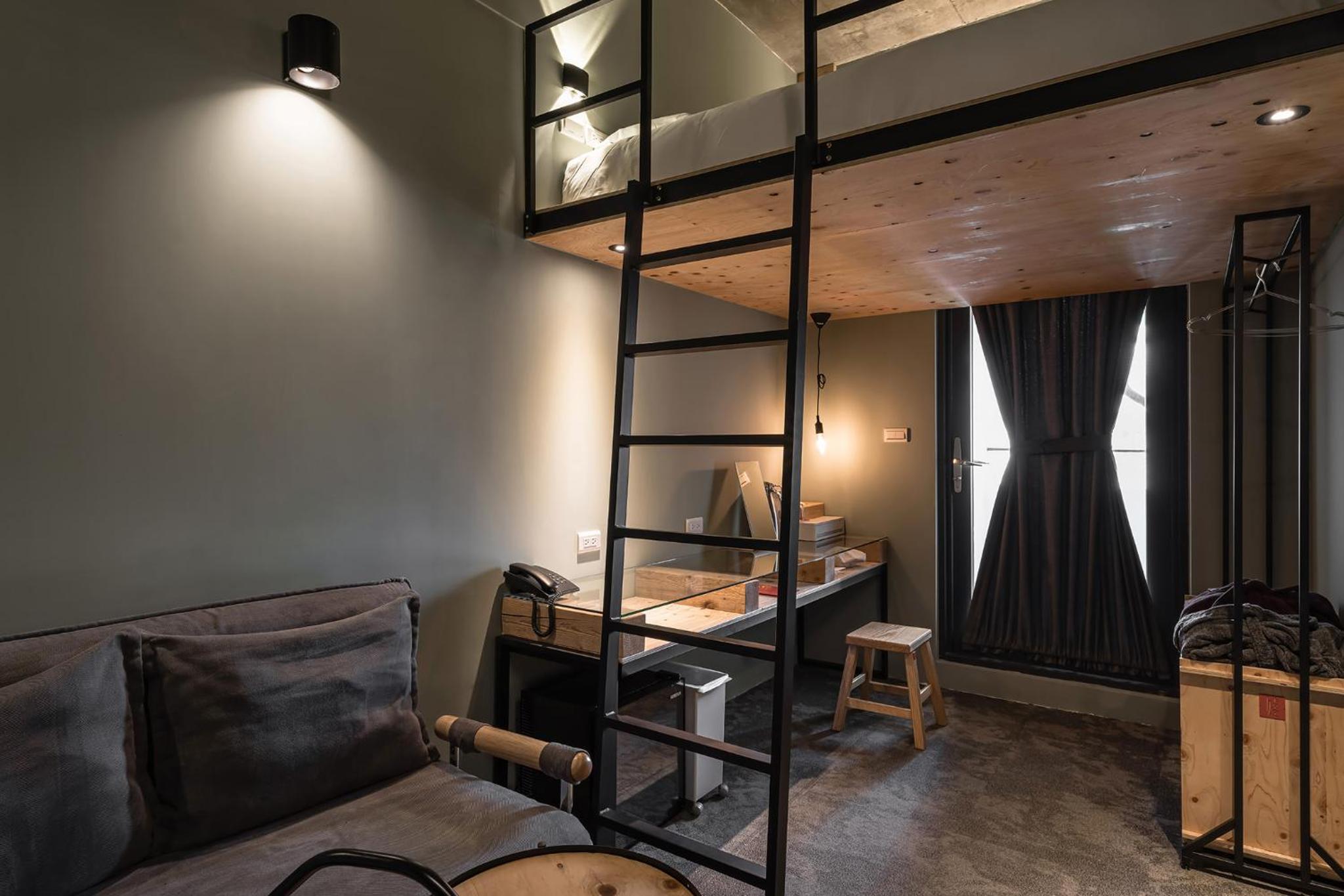 Duplex Suite - Photo 2
