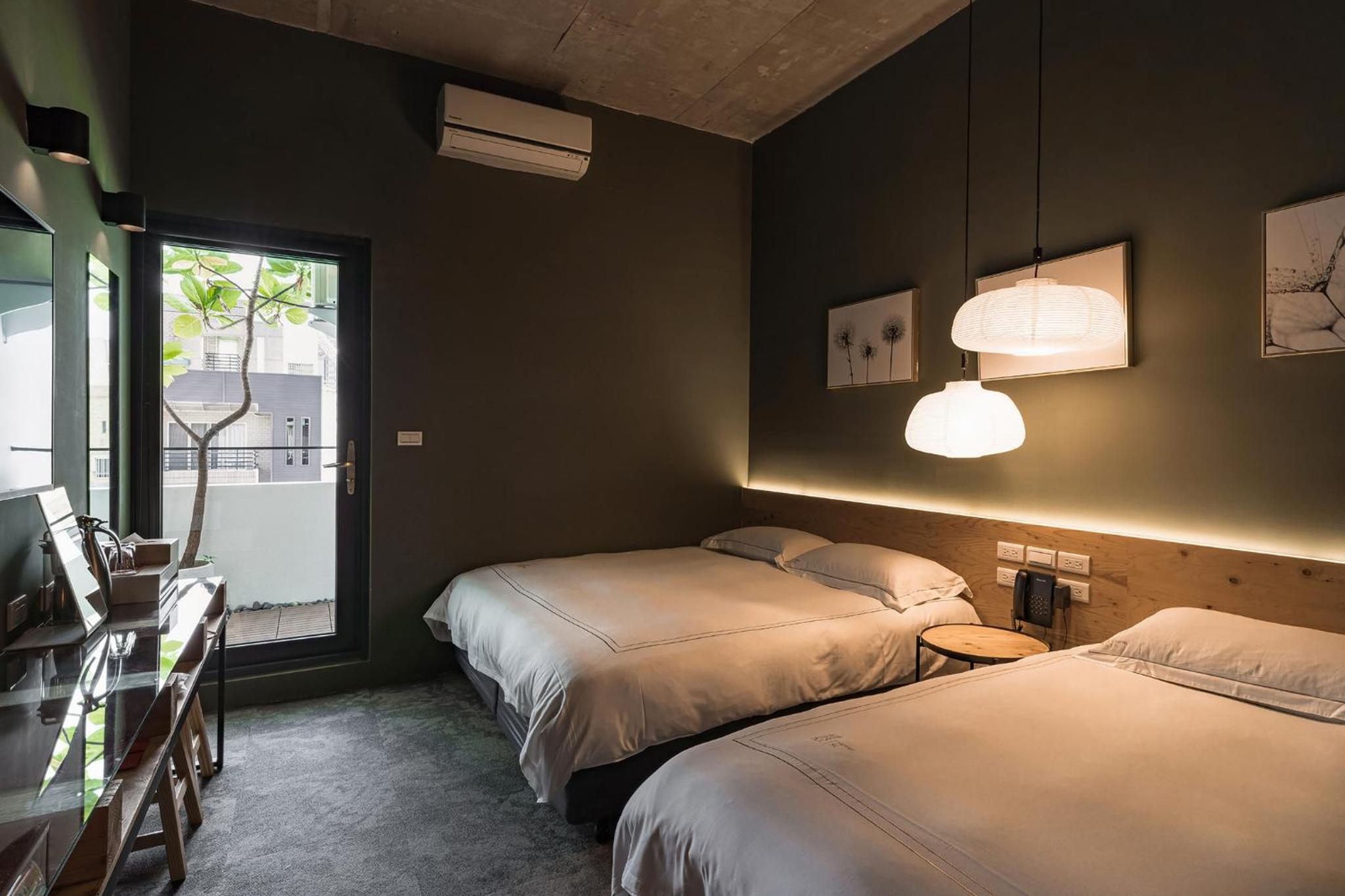 Deluxe Quadruple Room - Photo 2