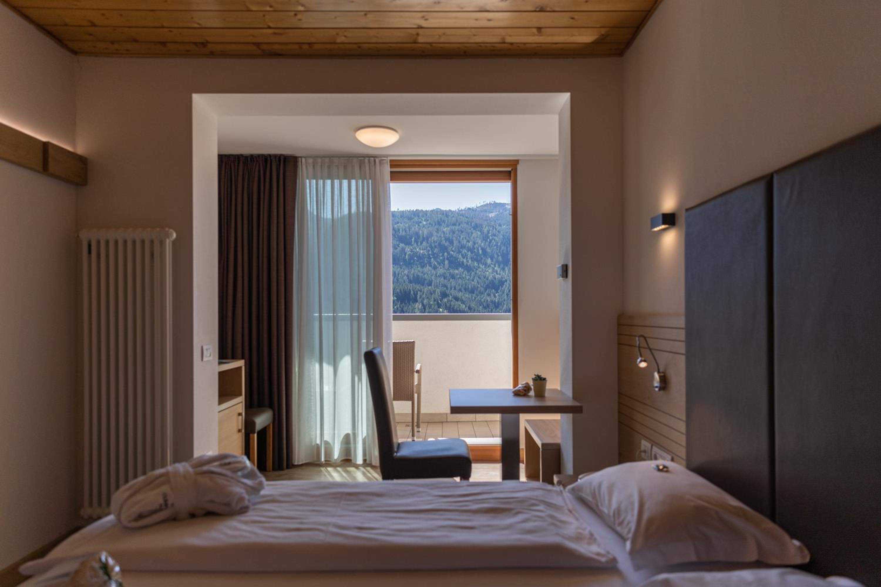 Superior Double or Twin Room - Photo 13
