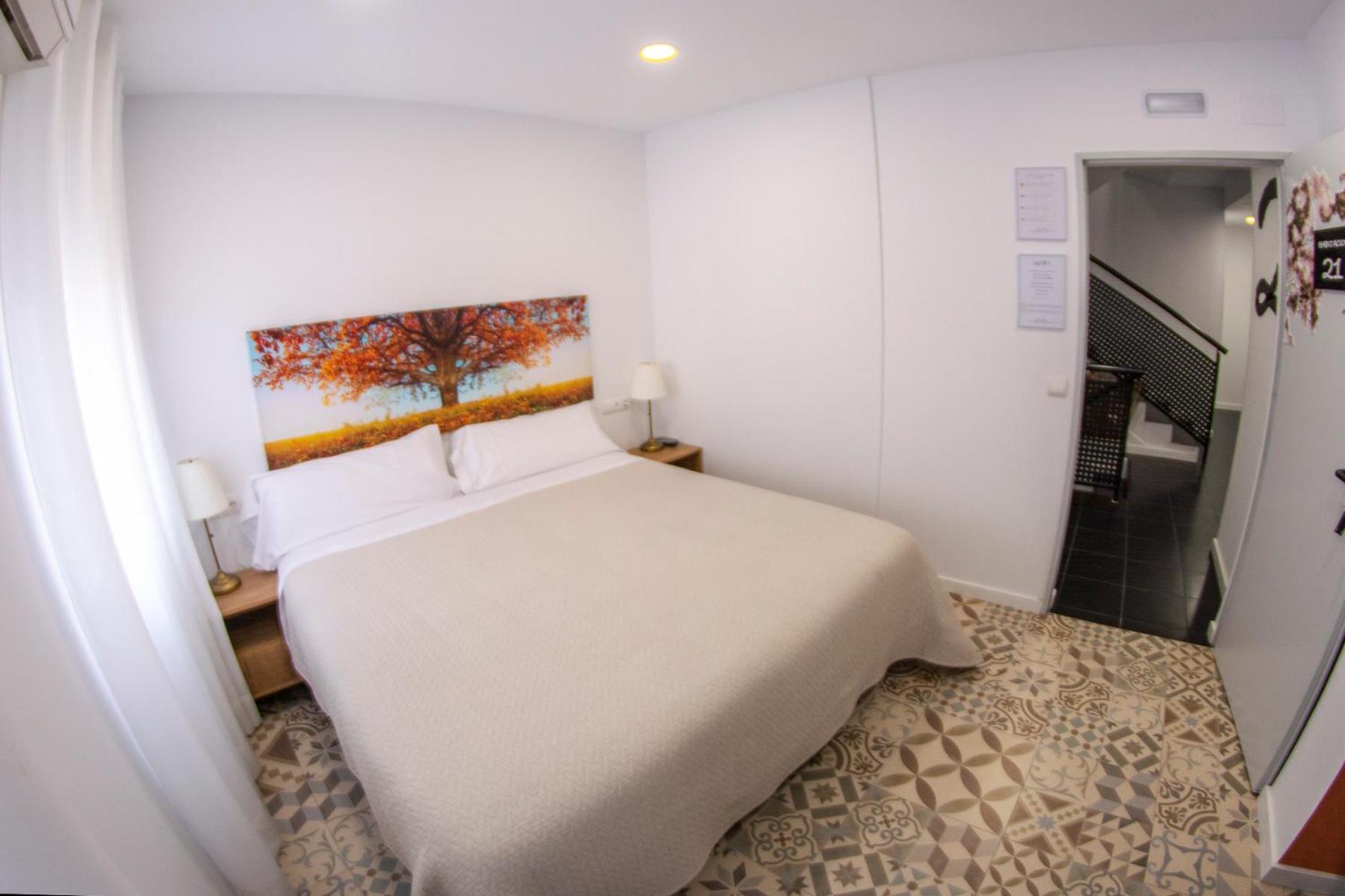Double or Twin Room with Private Bathroom - Photo 6