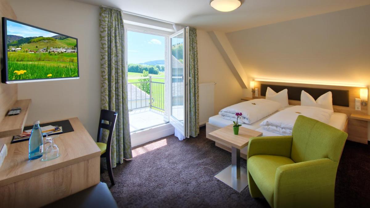 Deluxe Double Room with Balcony photo 1