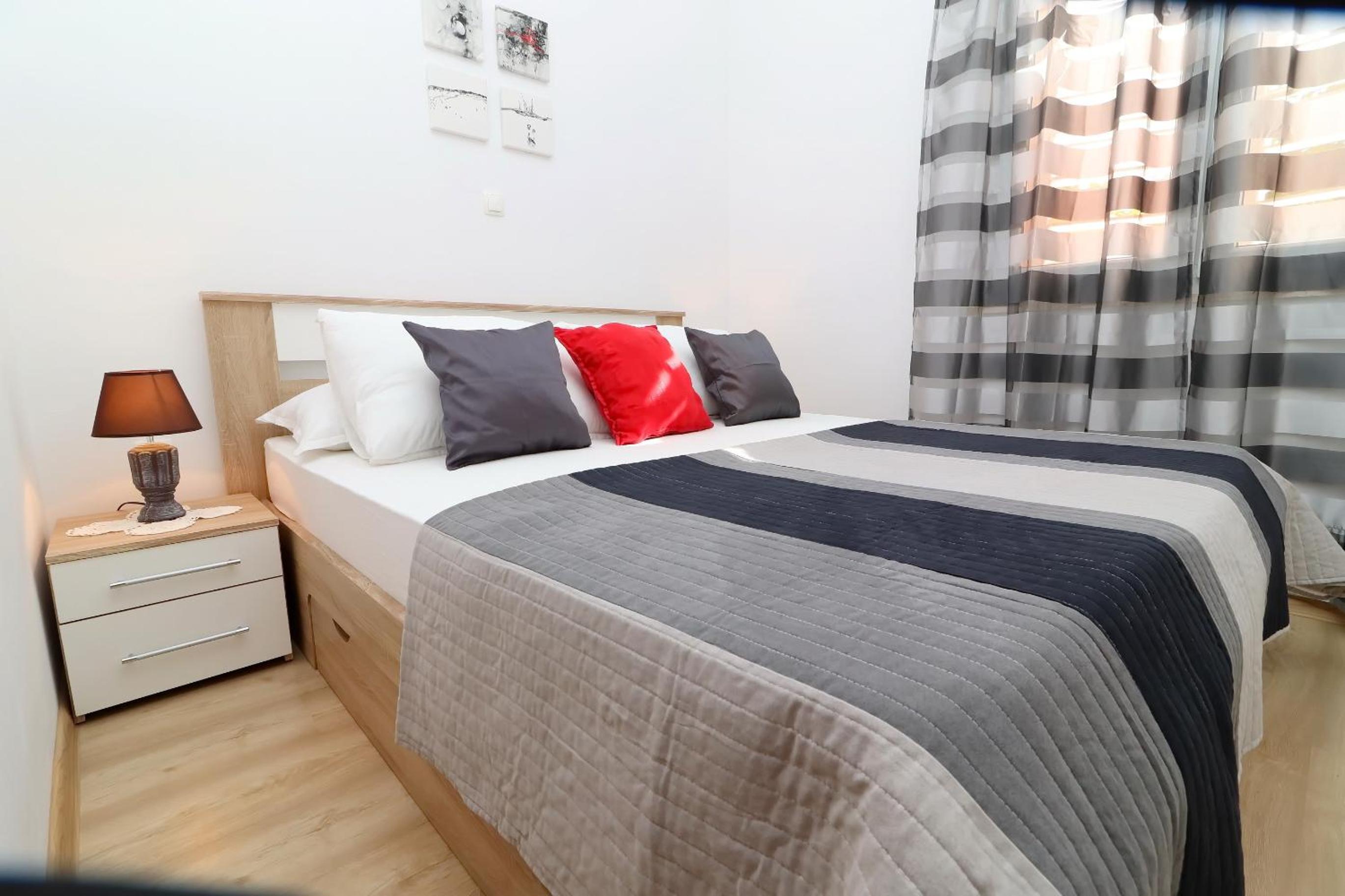 Three bedroom Apartment with Terrace and Sea View