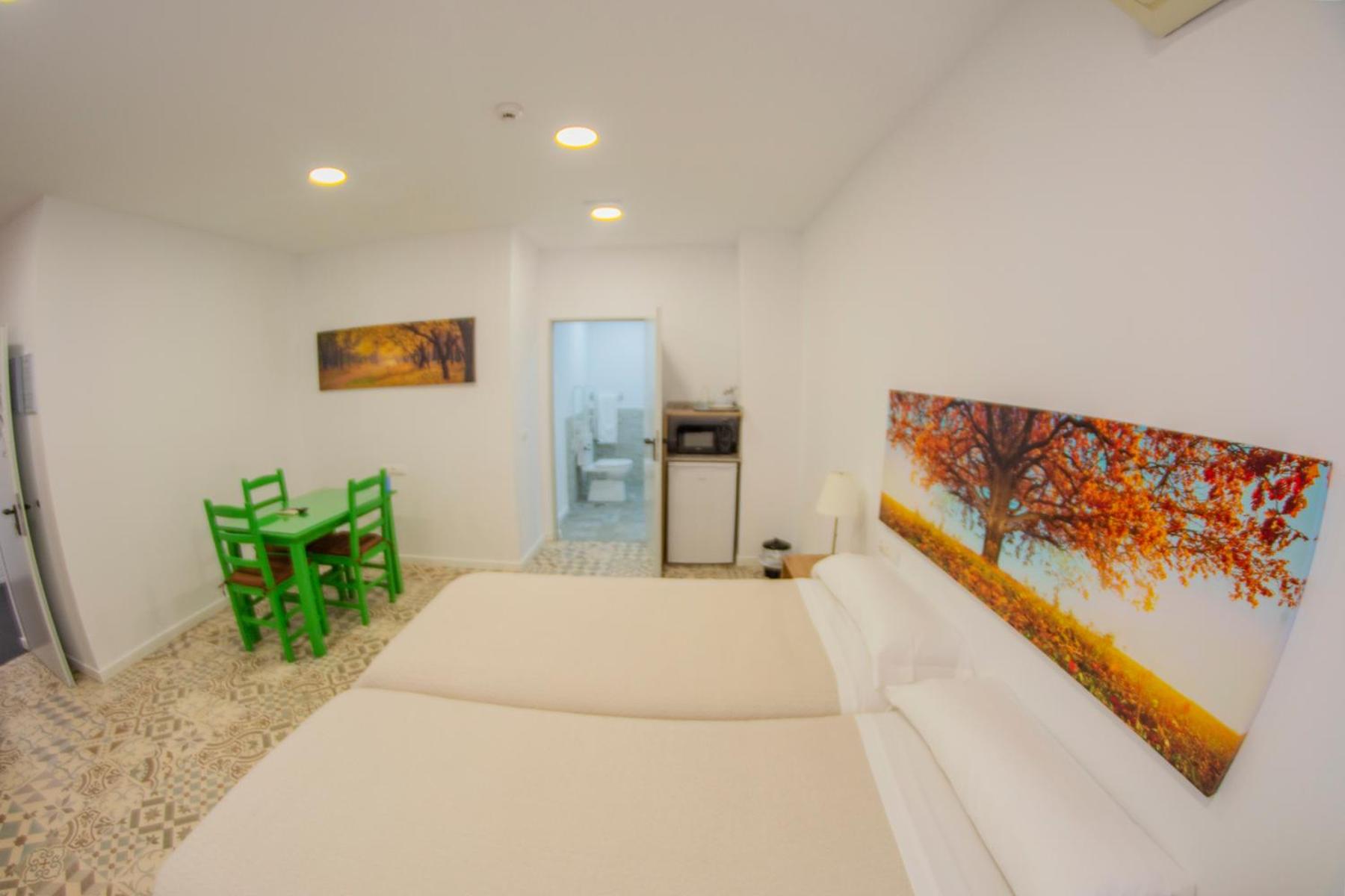 Family Studio - Photo 6