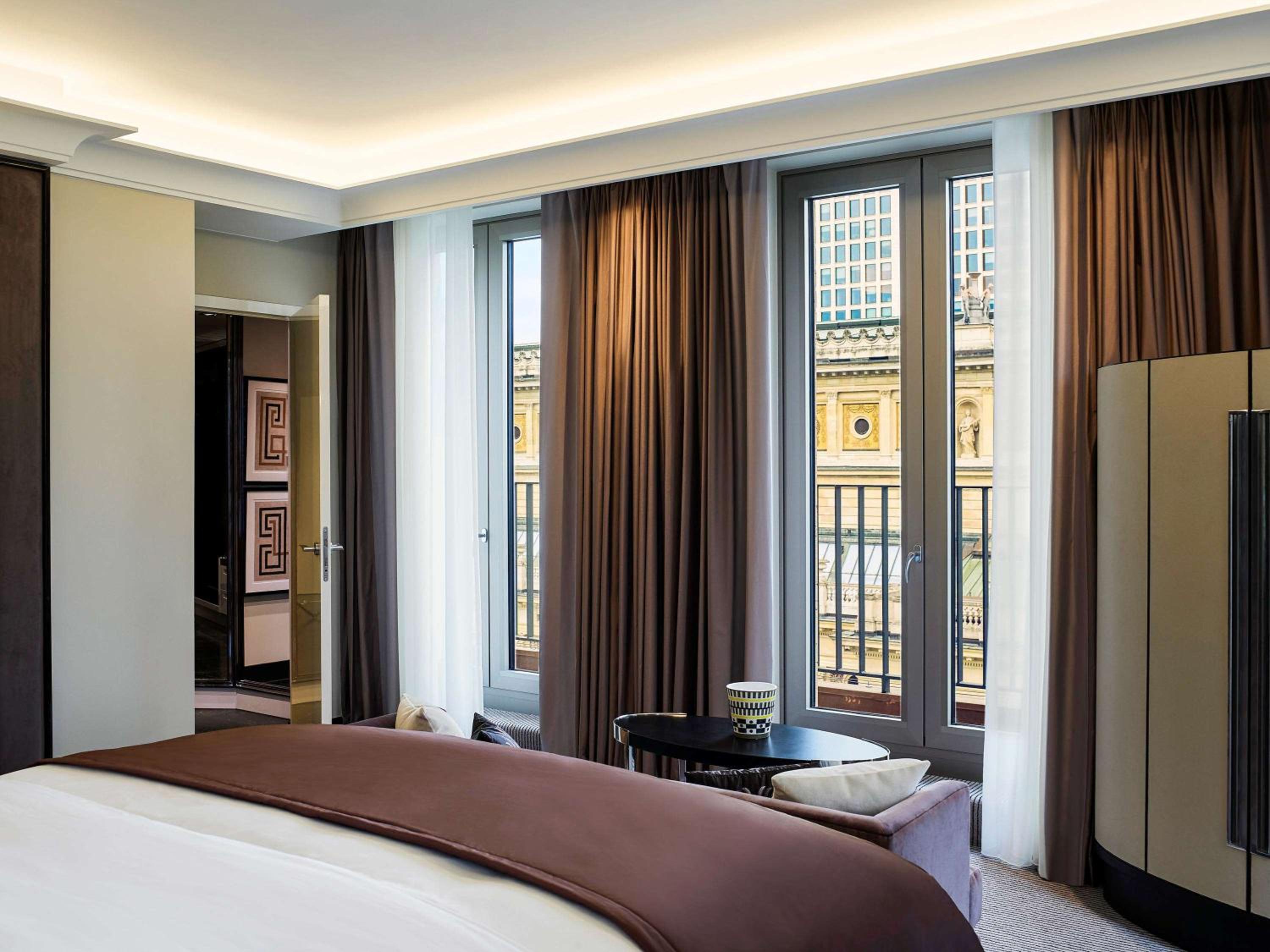 Präsidentensuite mit Kingsize-Bett und Dachterrasse – Aussicht Präsidentensuite mit Kingsize-Bett und Dachterrasse – Aussicht