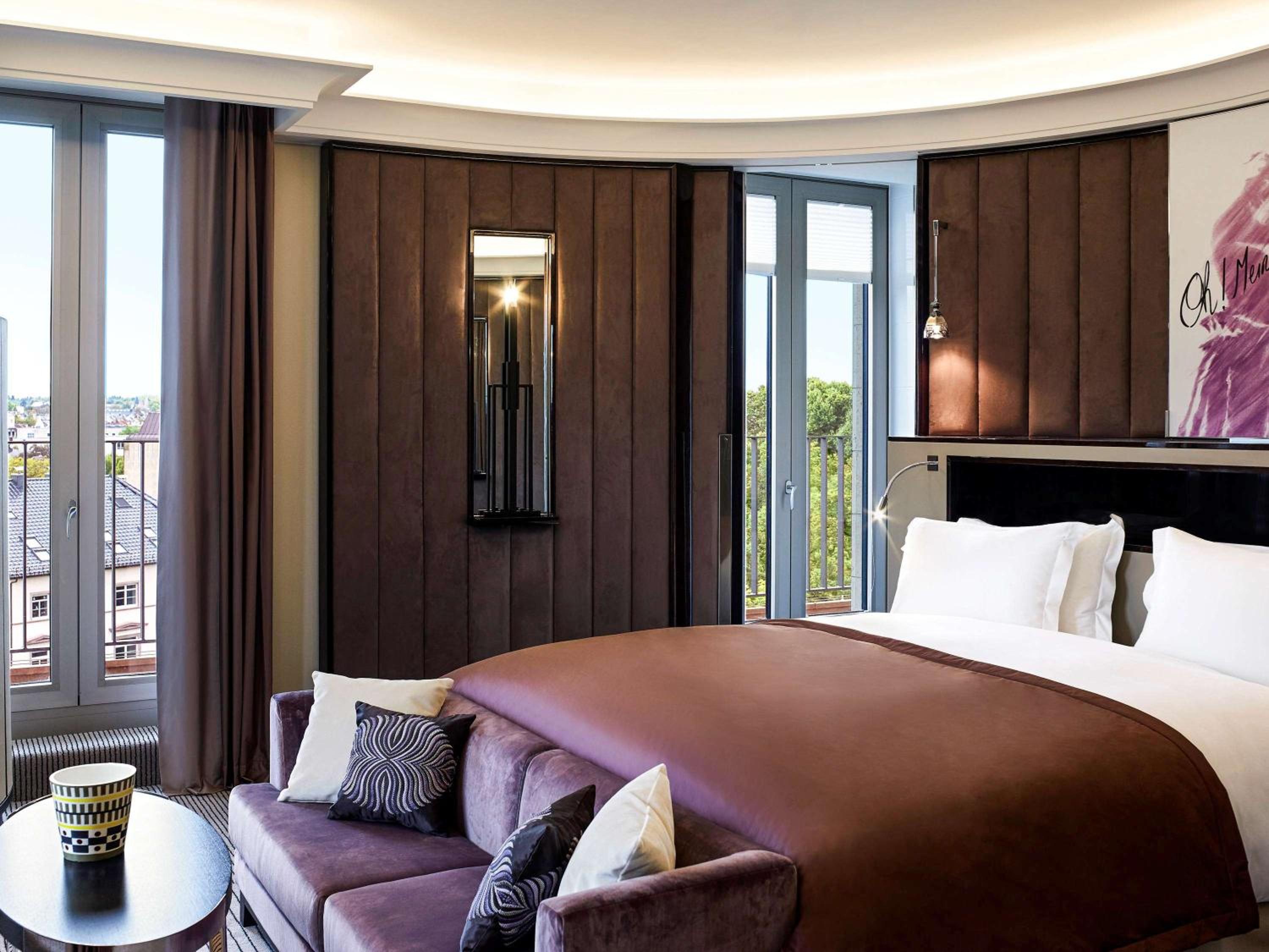 Präsidentensuite mit Kingsize-Bett und Dachterrasse – Aussicht Präsidentensuite mit Kingsize-Bett und Dachterrasse – Aussicht