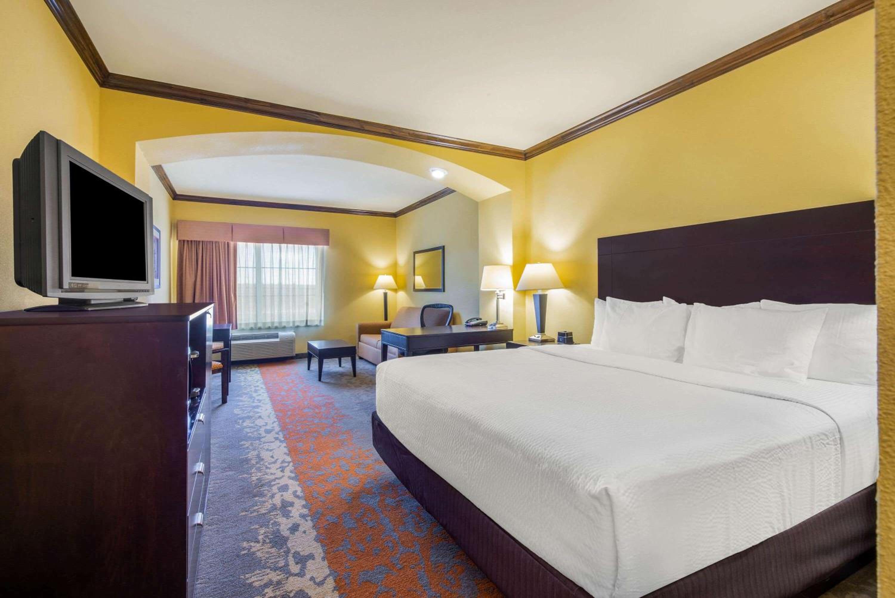Executive King Room - Photo 3