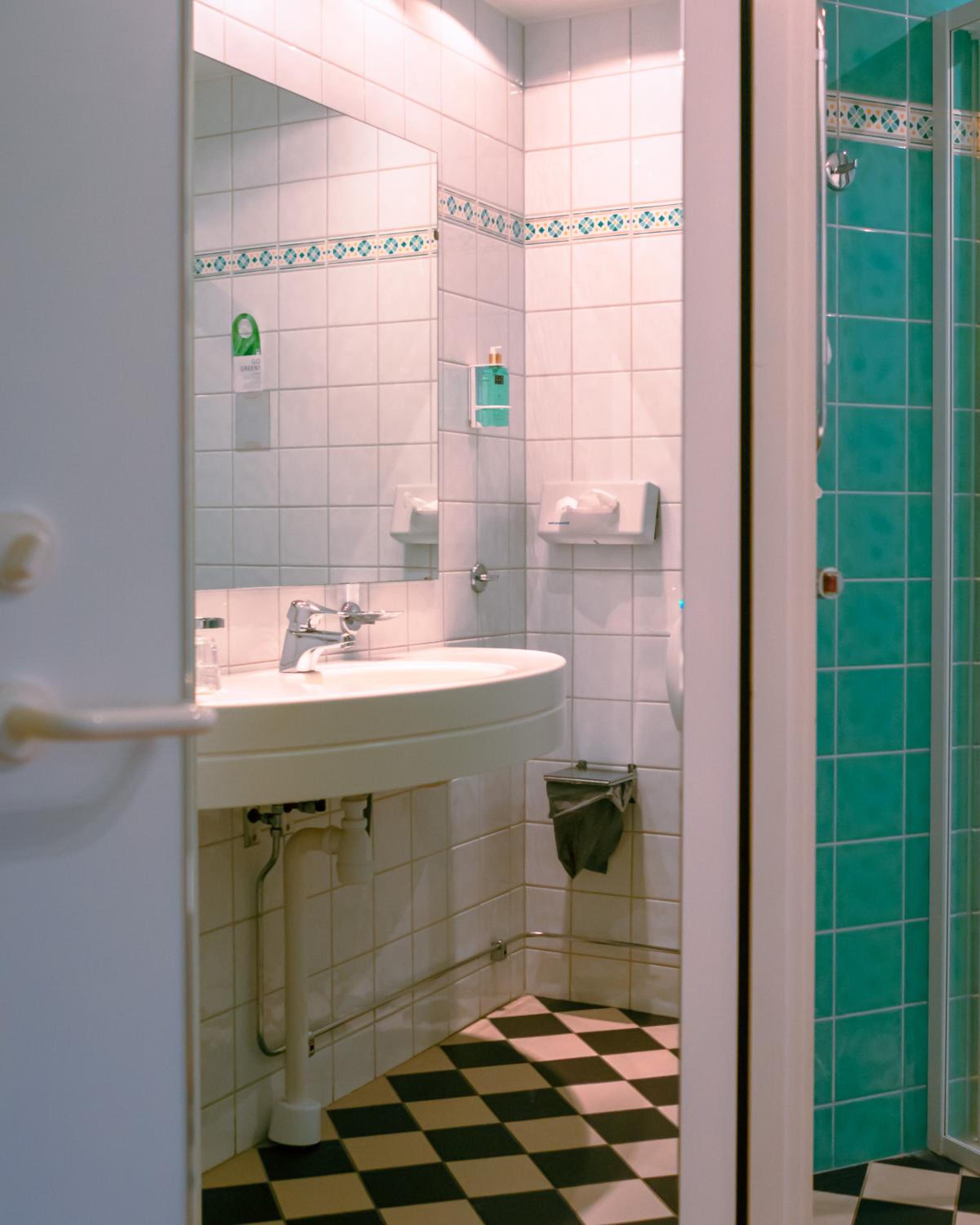 Luxury Double or Twin Room - Photo 8