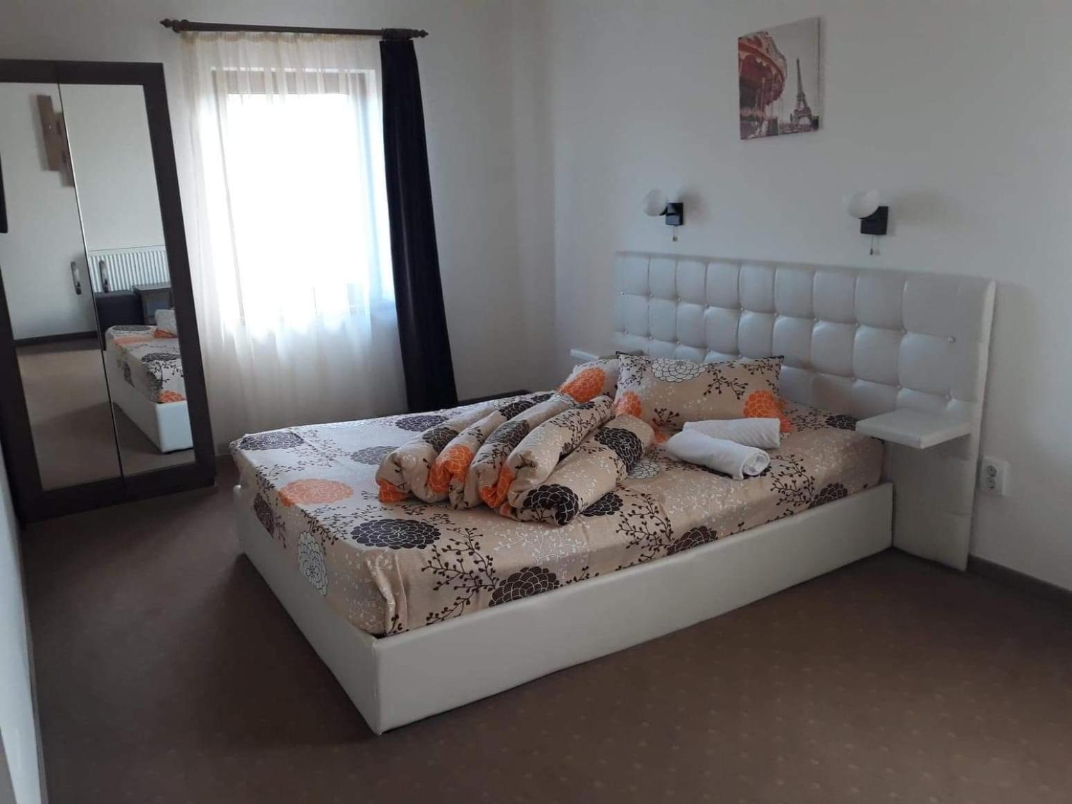 Double or Twin Room - Photo 13