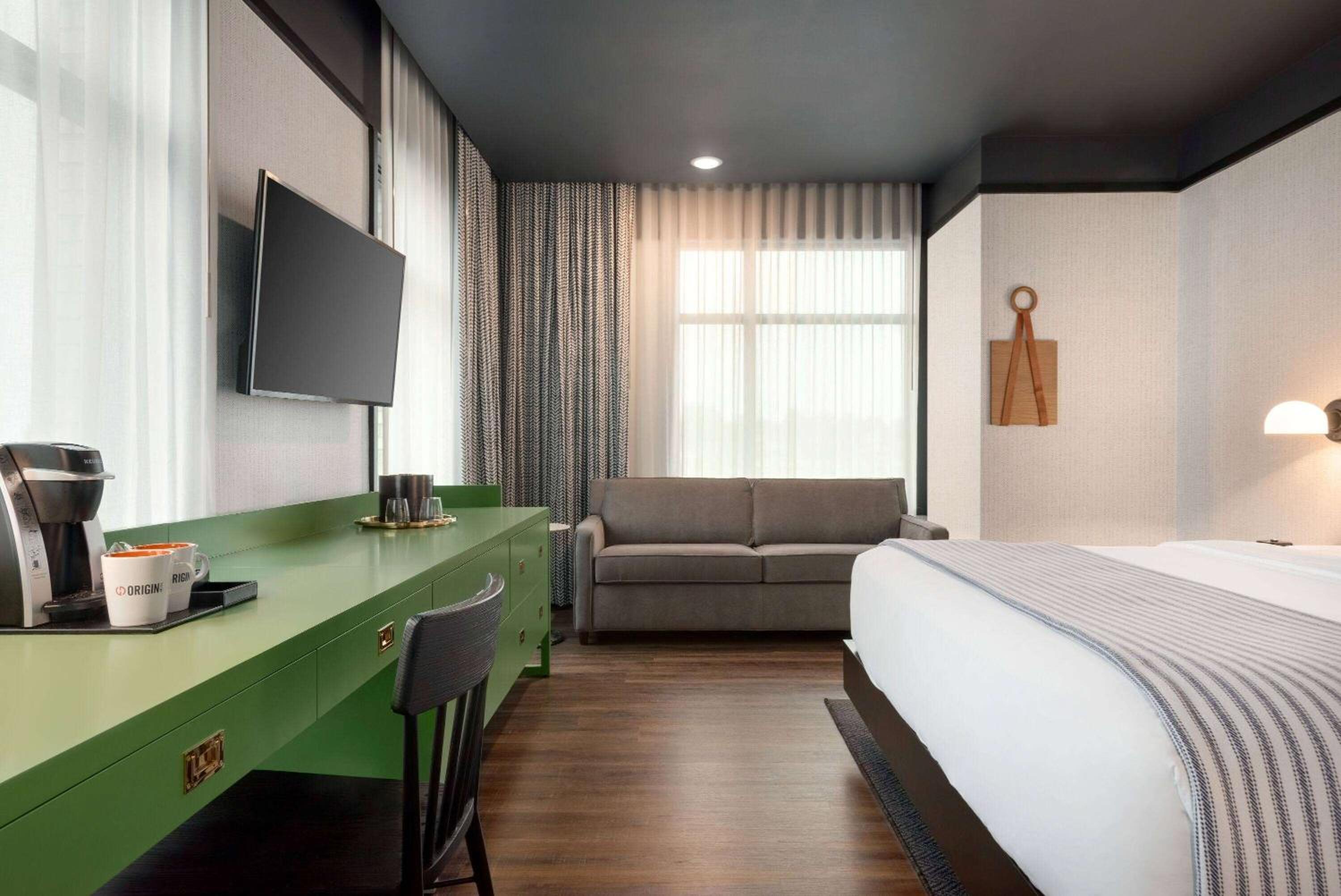 Corner King Room - Photo 1