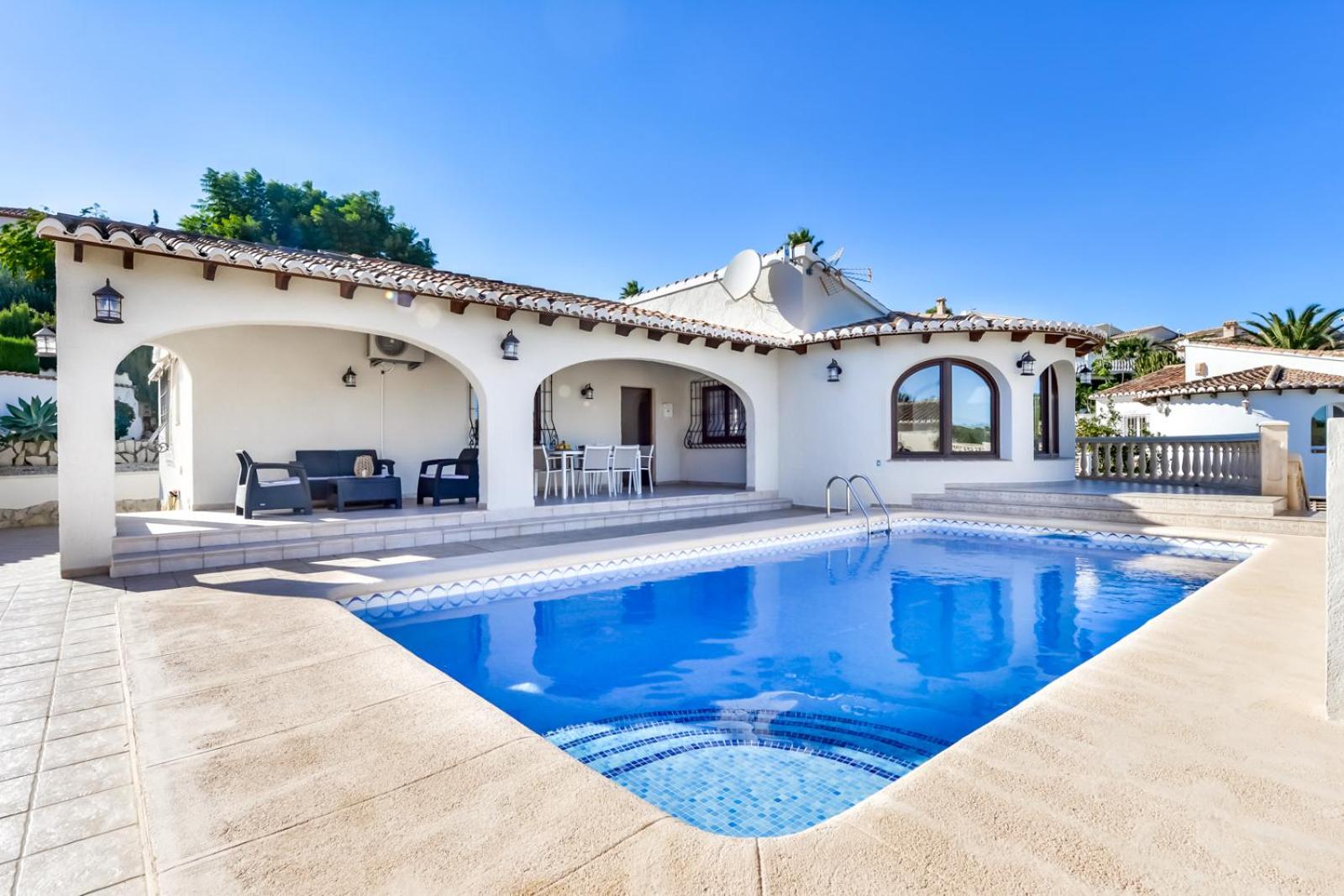 Villa photo 2