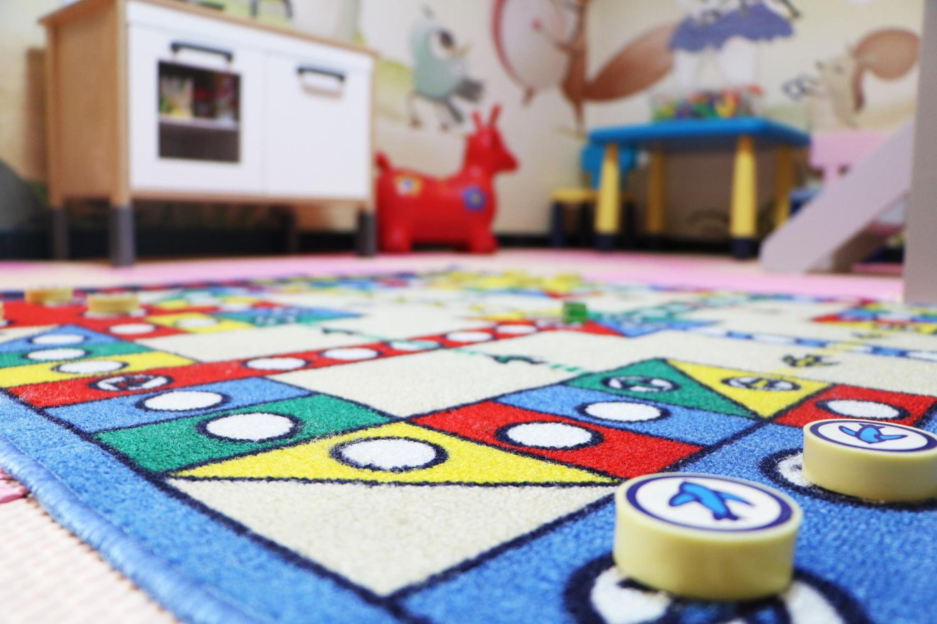 Junior King Suite with Living Area - Kids Theme - Photo 9