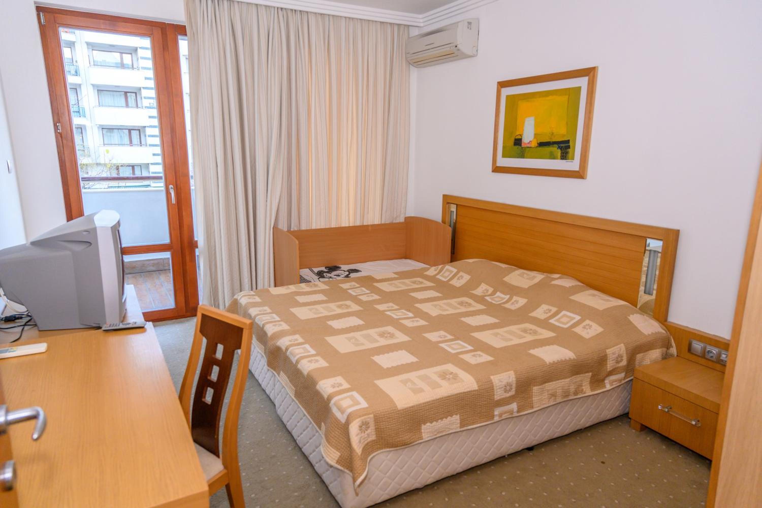 Two-Bedroom Apartment - Photo 7