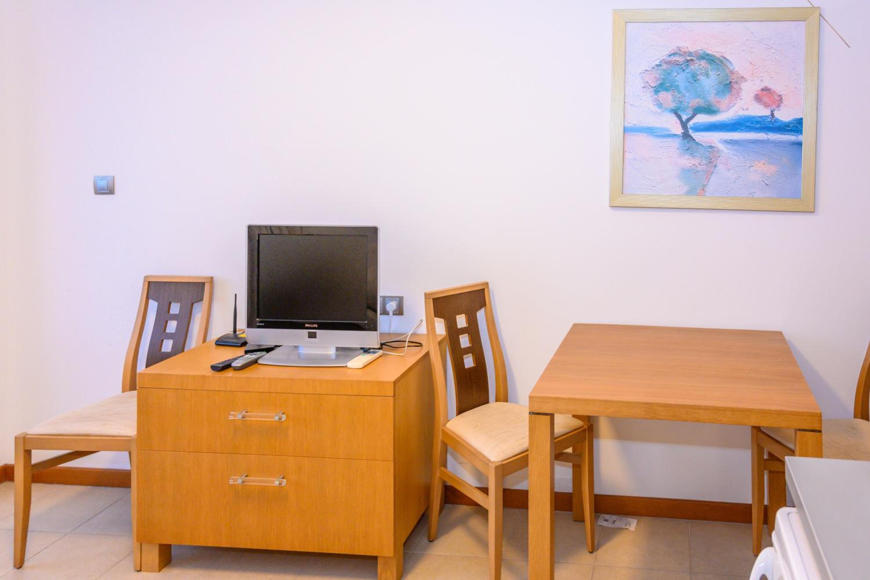 One-Bedroom Apartment - Photo 5