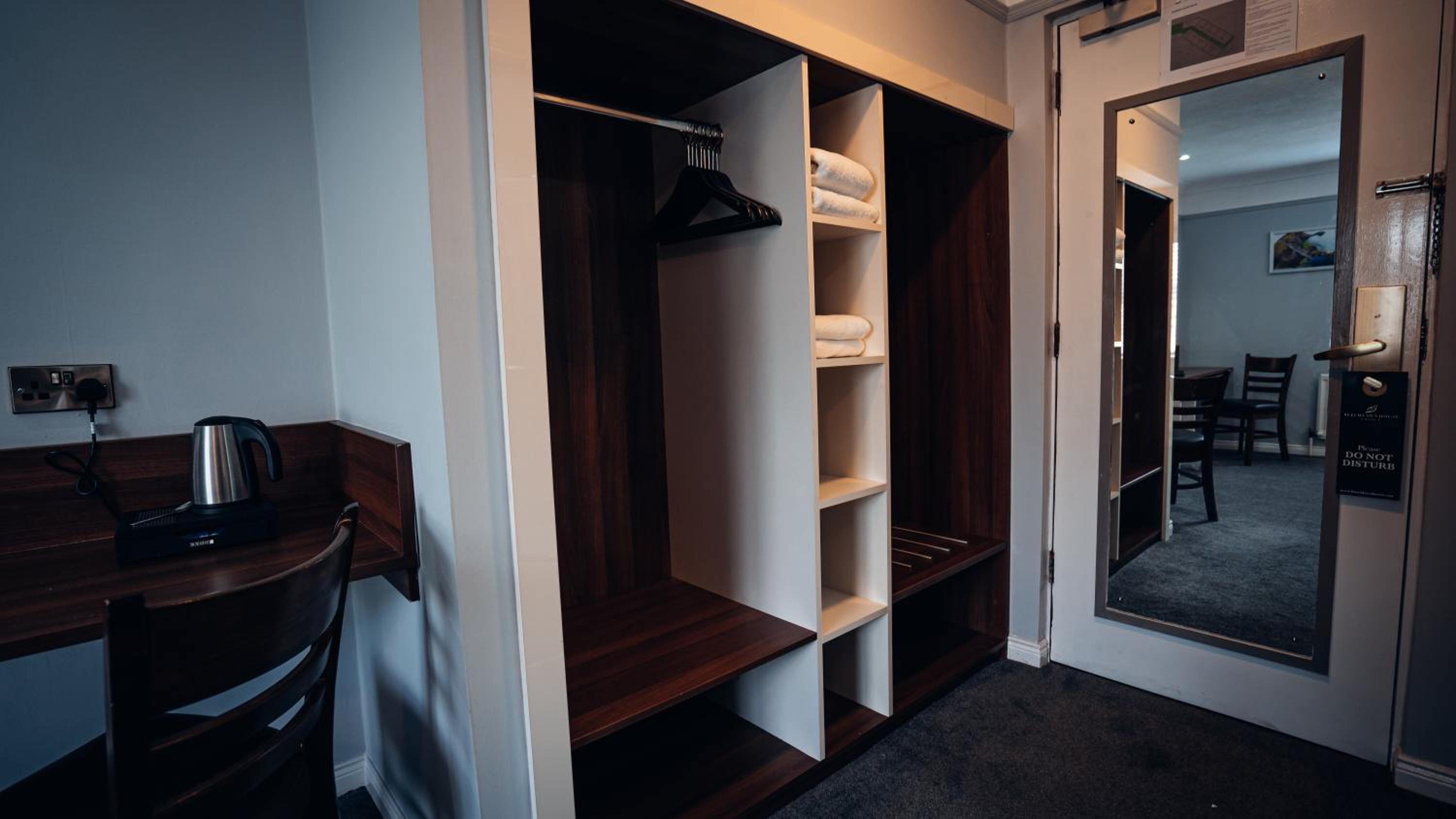 Twin Room - Photo 1